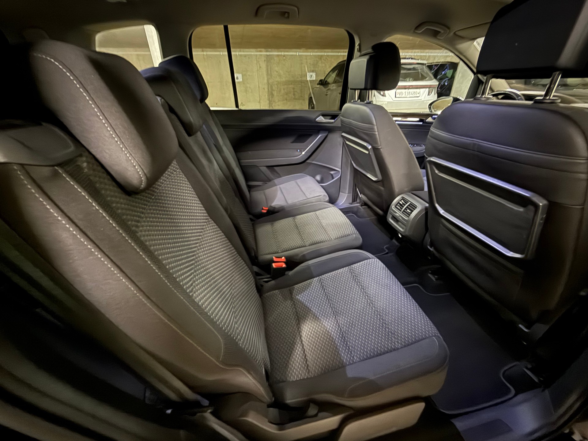 VW Touran 2.0 TDI BlueMotion Technology Comfortline DSG-image-7