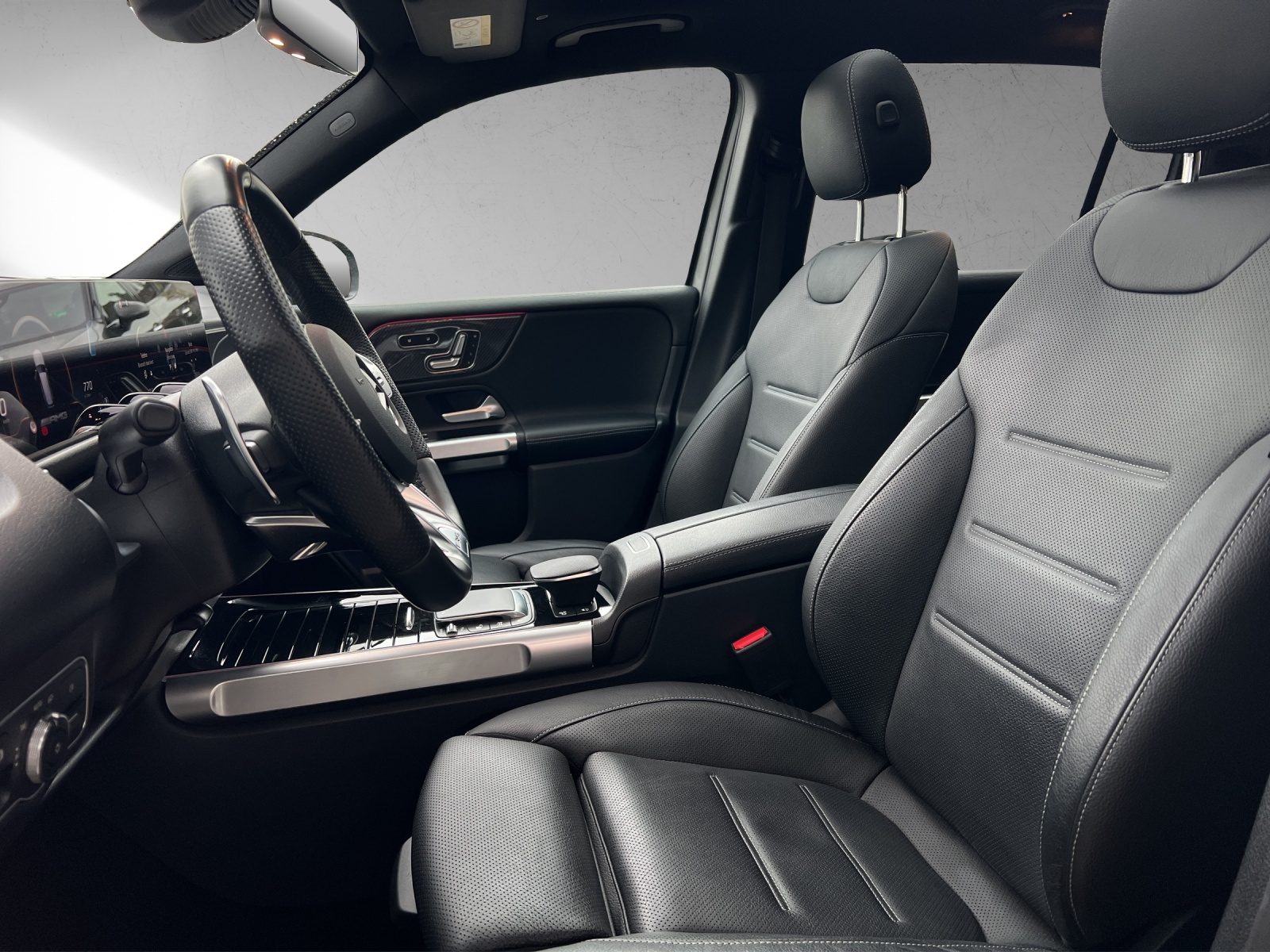 MERCEDES-BENZ GLB 35 AMG 4 MATIC-image-6