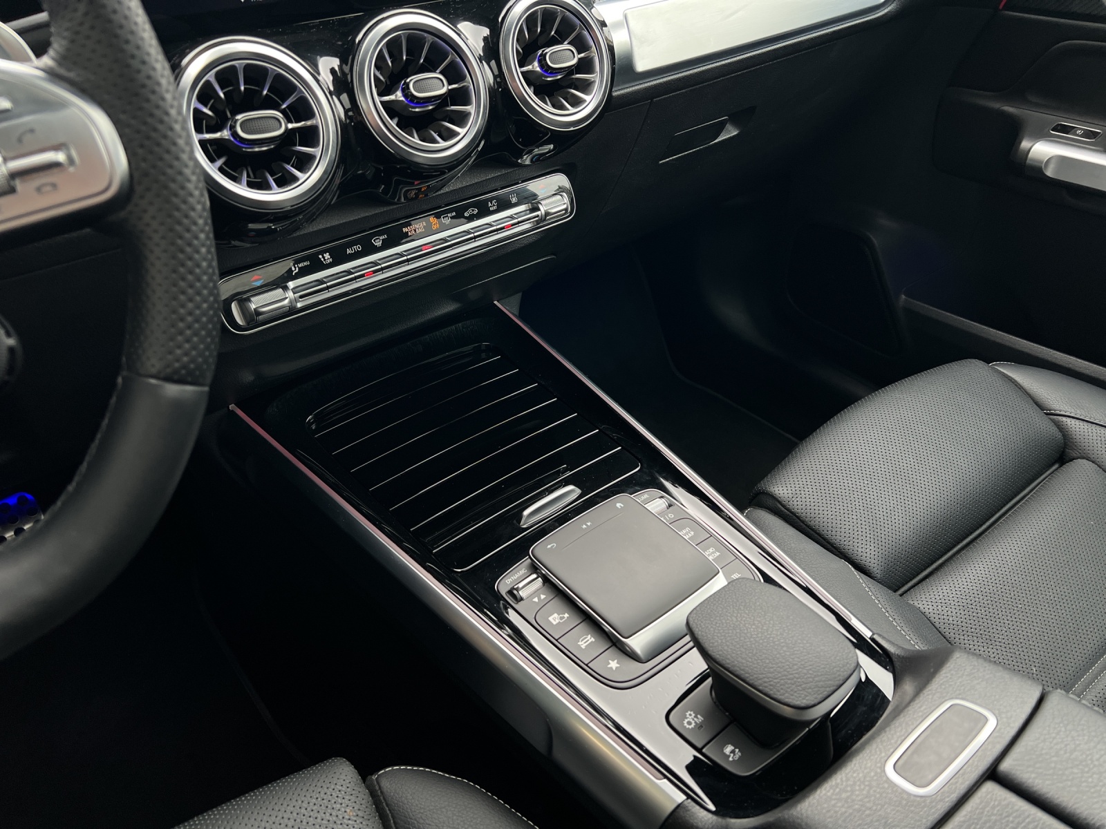 MERCEDES-BENZ GLB 35 AMG 4 MATIC-image-10