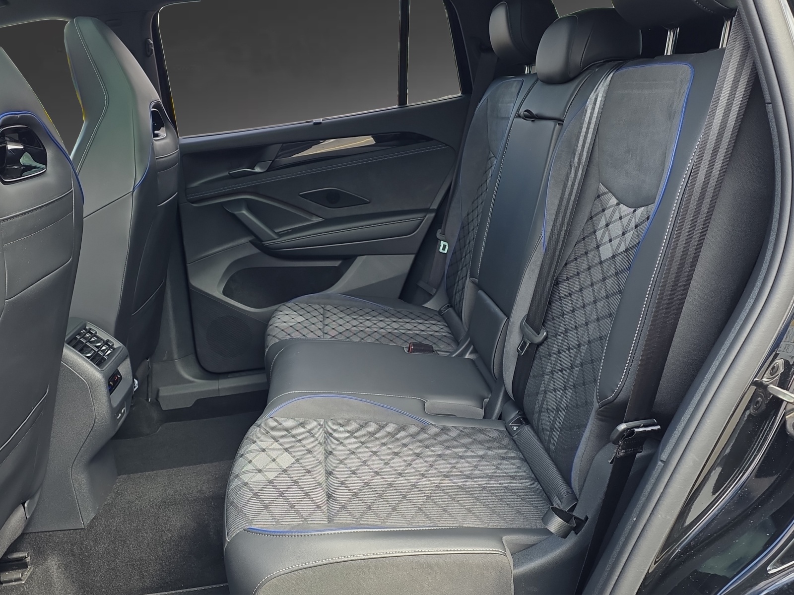 VW Tayron 2.0 TSI United DSG 4Motion-image-6