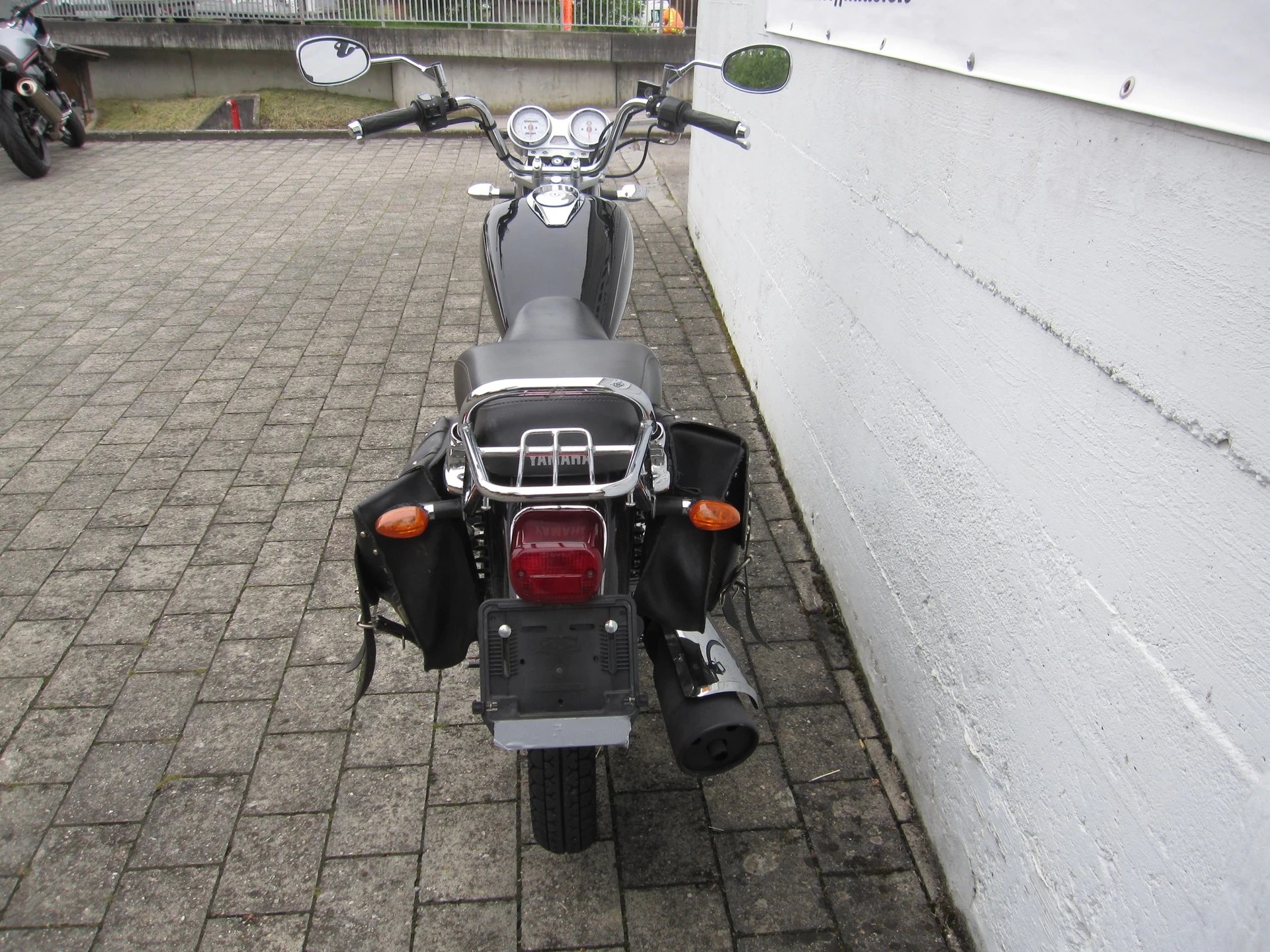 YAMAHA YBR 125 Custom-showroom-element-3
