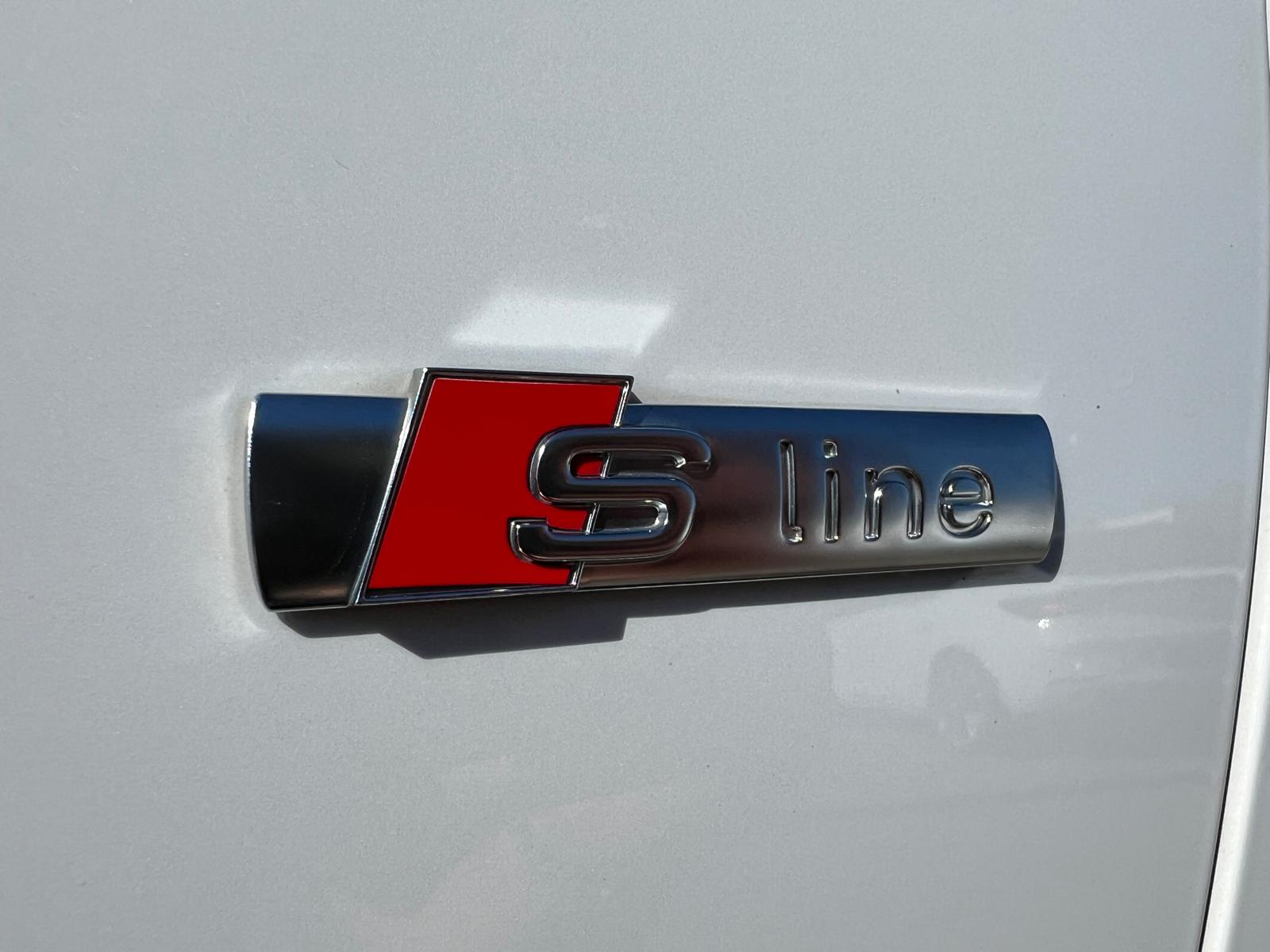 AUDI A4 Avant 2.0 40 TDI S Line quattro S-Tronic-image-22
