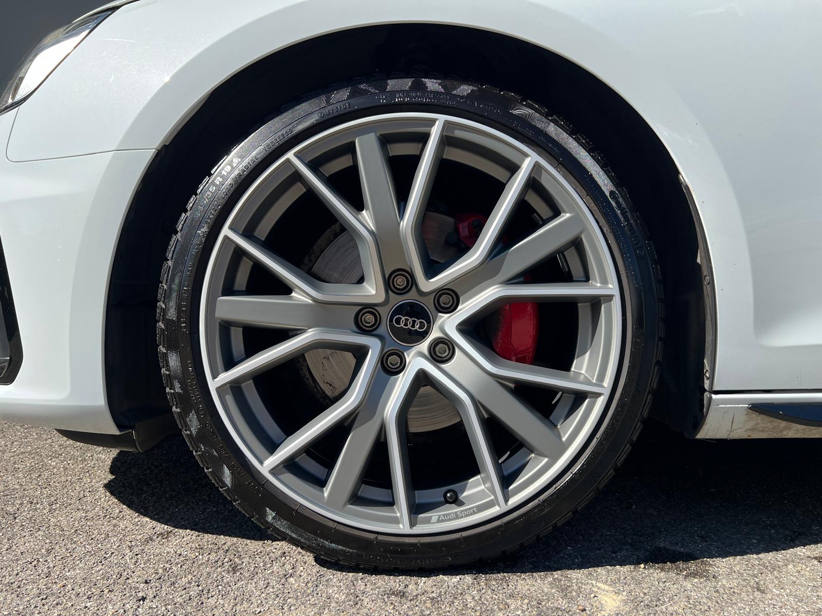 AUDI A4 Avant 2.0 40 TDI S Line quattro S-Tronic-image-5