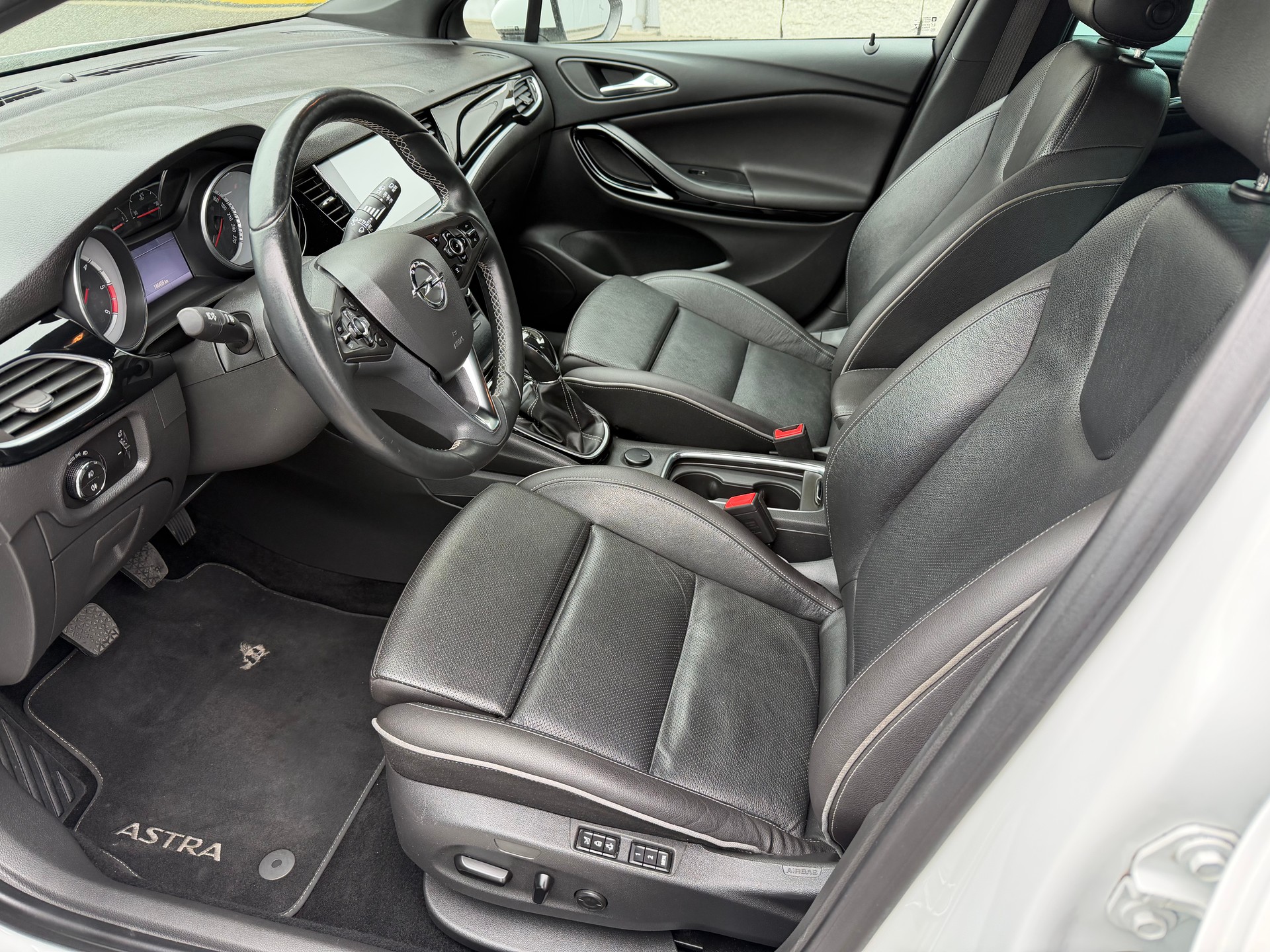OPEL Astra Sports Tourer 1.6 CDTi BiTurbo Excellence-image-7