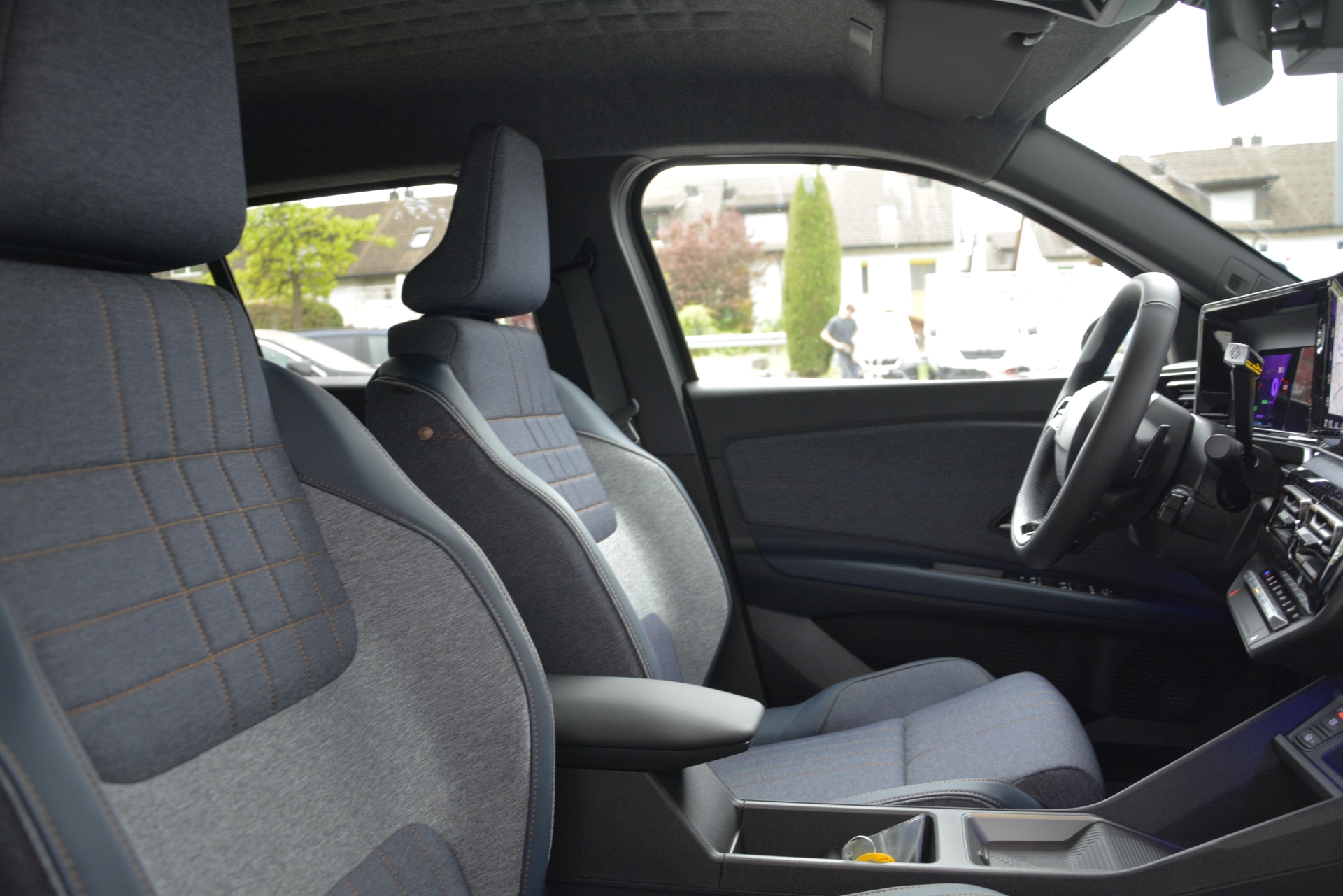 RENAULT R4 E-TECH ELECTRIC techno 150PS-image-7
