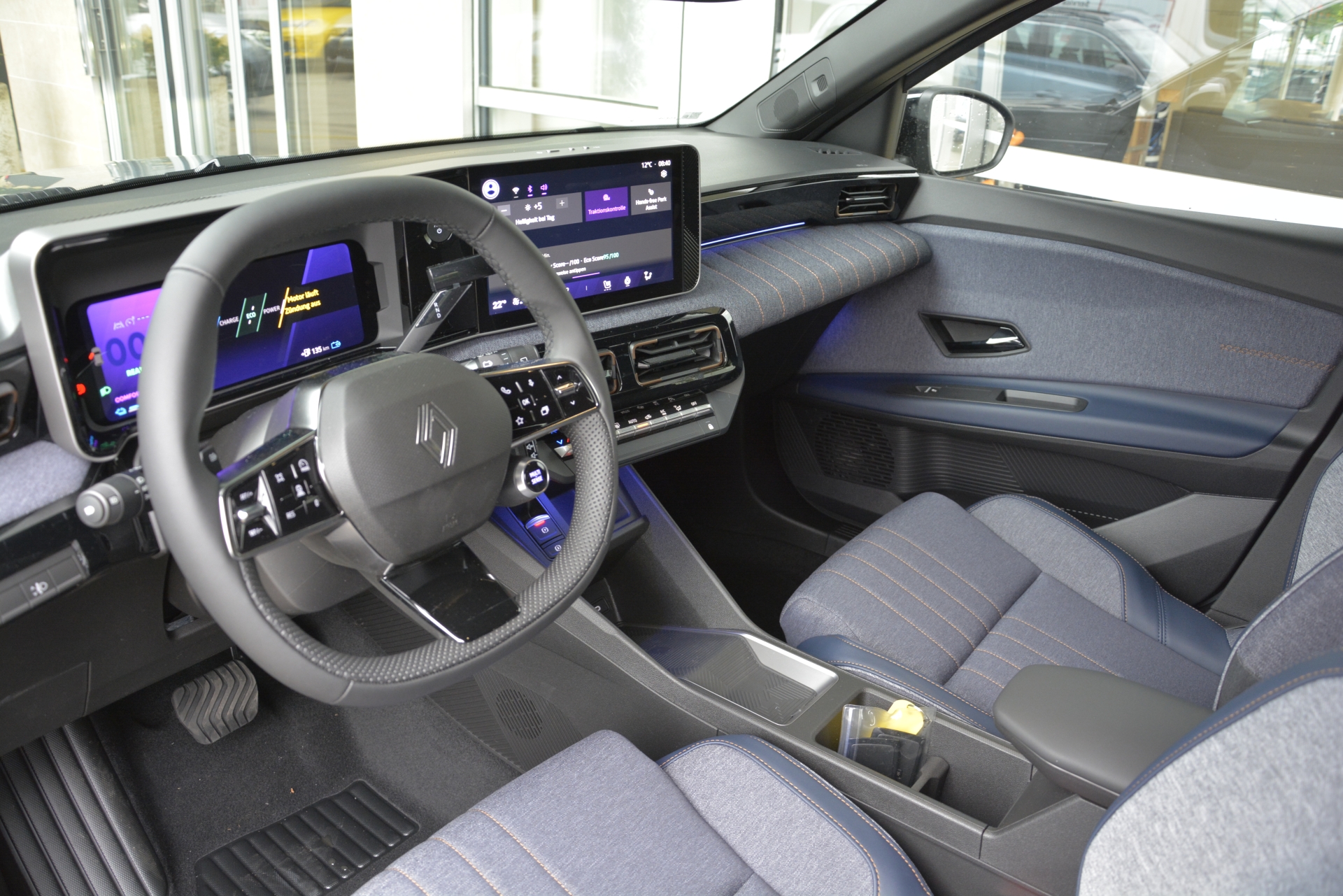 RENAULT R4 E-TECH ELECTRIC techno 150PS-image-4