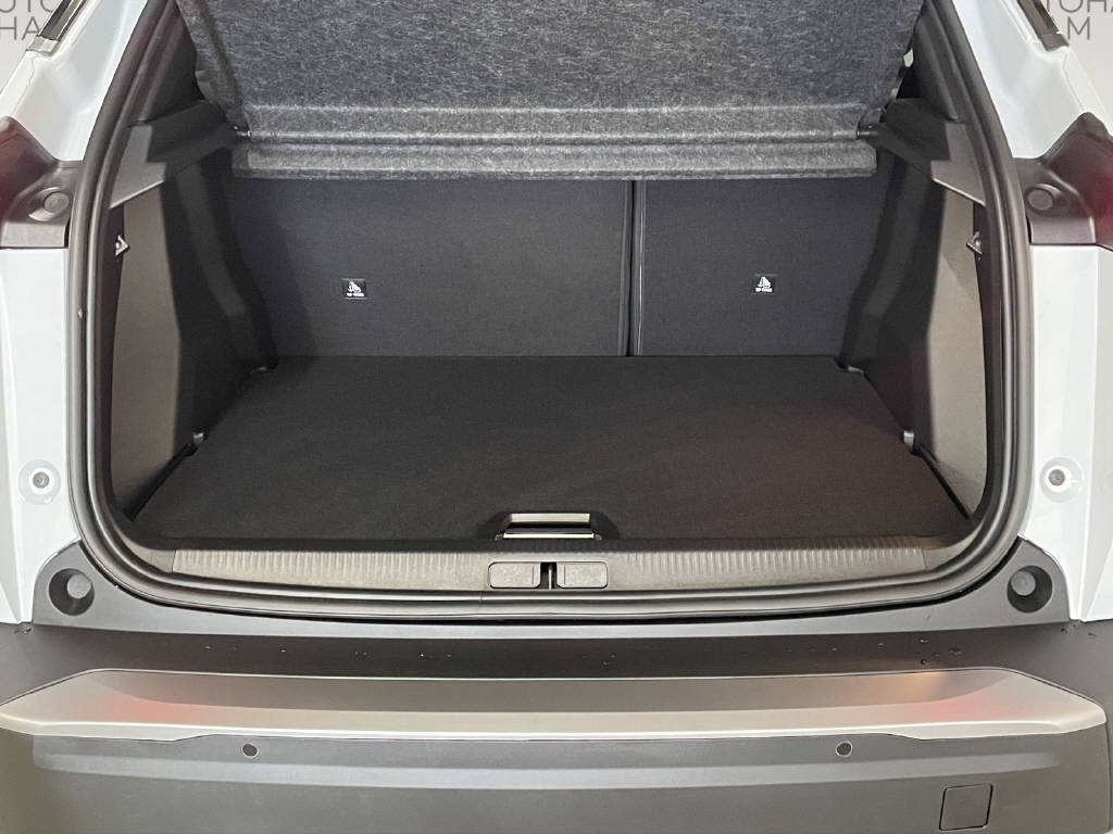 PEUGEOT 2008 1.2 Hybrid 145 GT-image-11