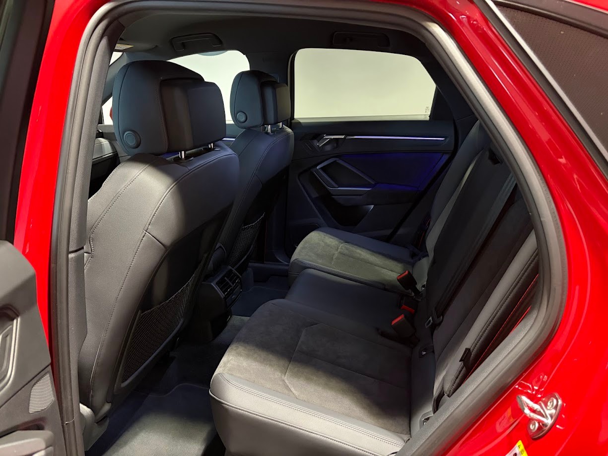 AUDI RS Q3 Sportback quattro S tronic-image-4