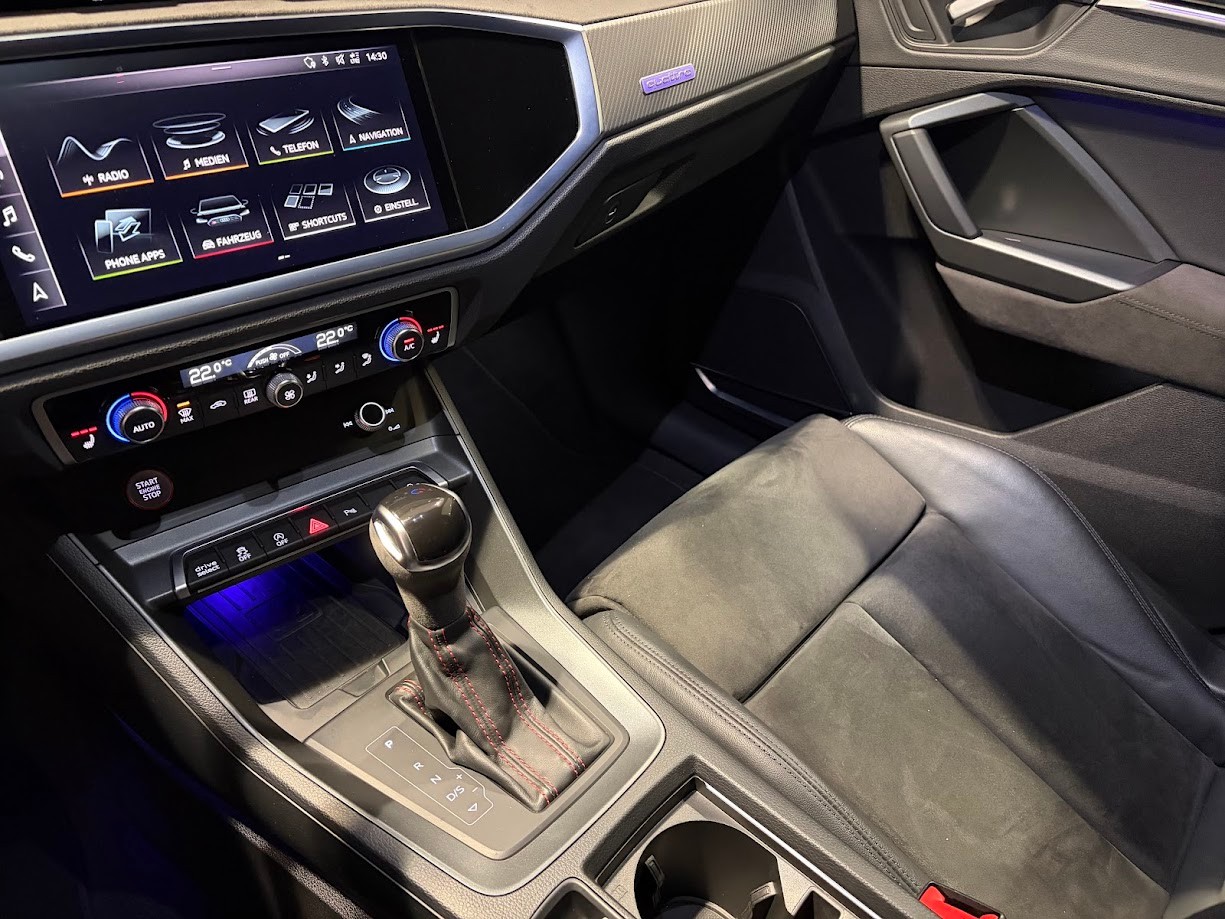 AUDI RS Q3 Sportback quattro S tronic-image-10
