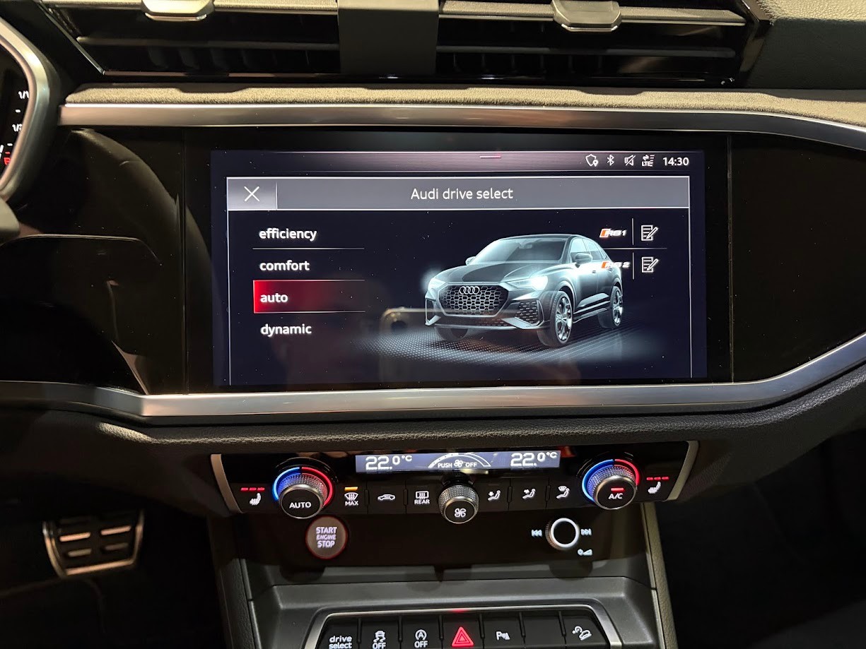 AUDI RS Q3 Sportback quattro S tronic-image-8