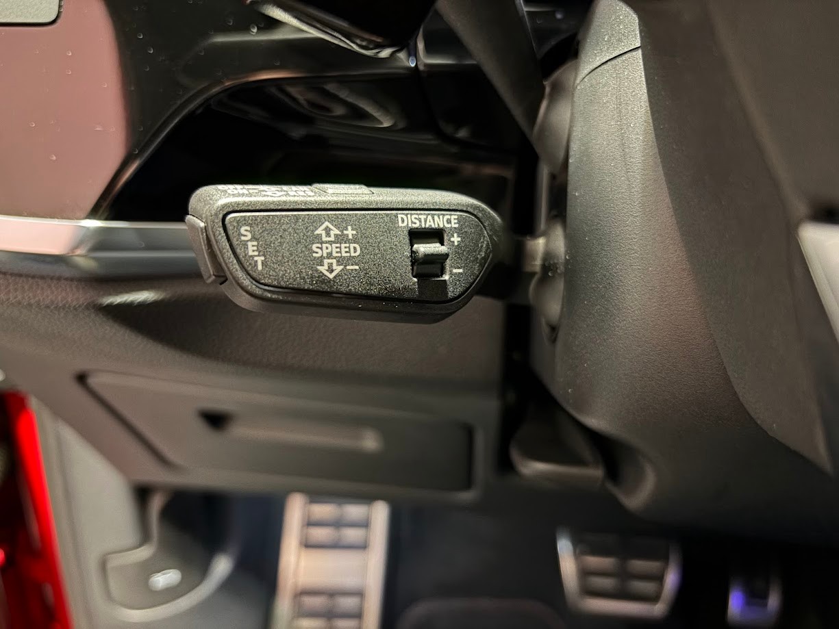 AUDI RS Q3 Sportback quattro S tronic-image-6