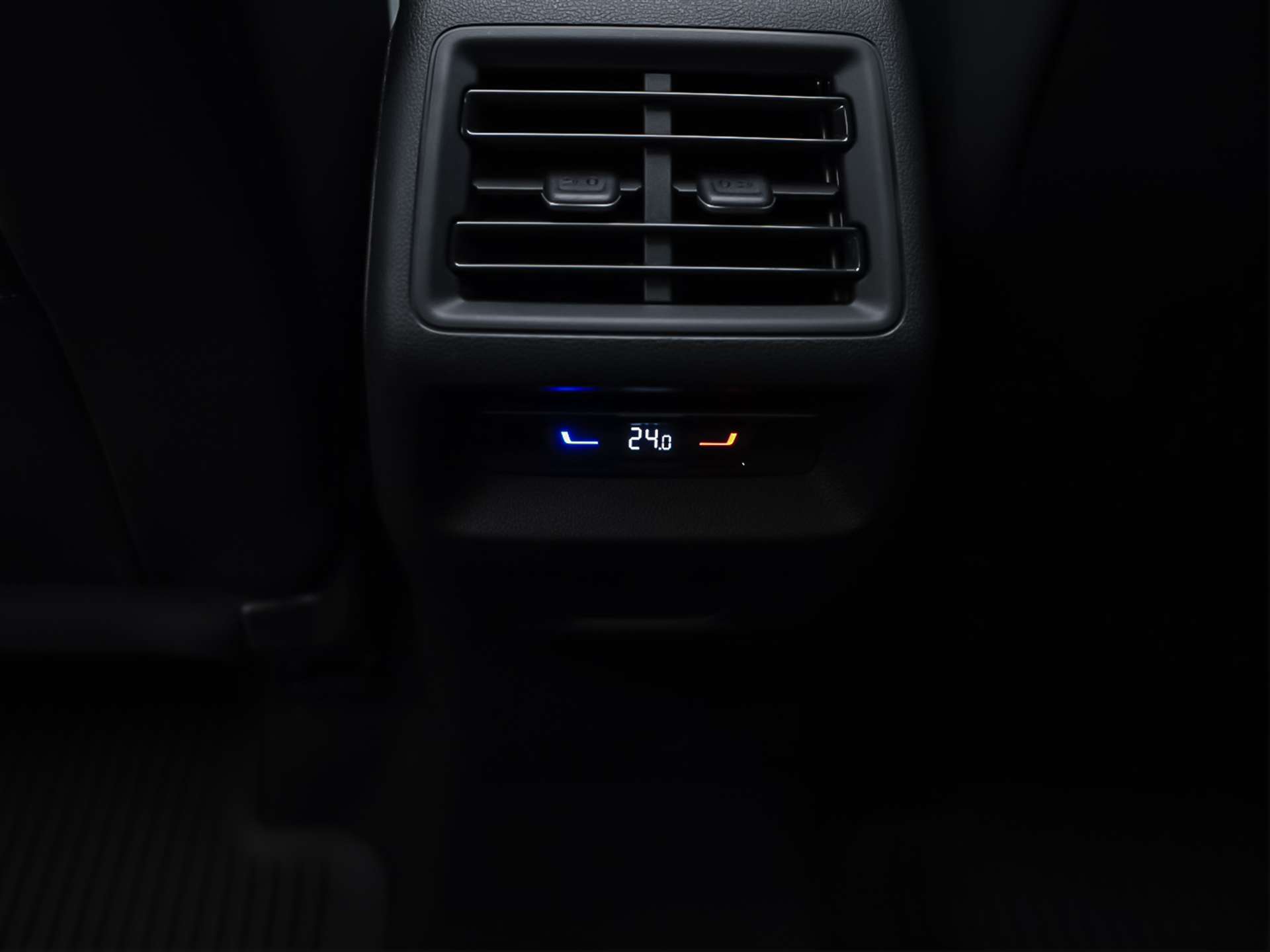 VW Tayron 2.0 TSI R-Line DSG 4motion *7 Sitze*Panorama*Massage*-image-29