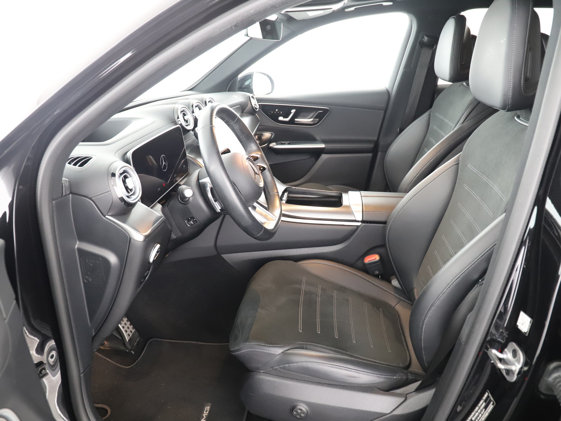 MERCEDES-BENZ GLC 300 e 4M 9G-Tronic-image-9