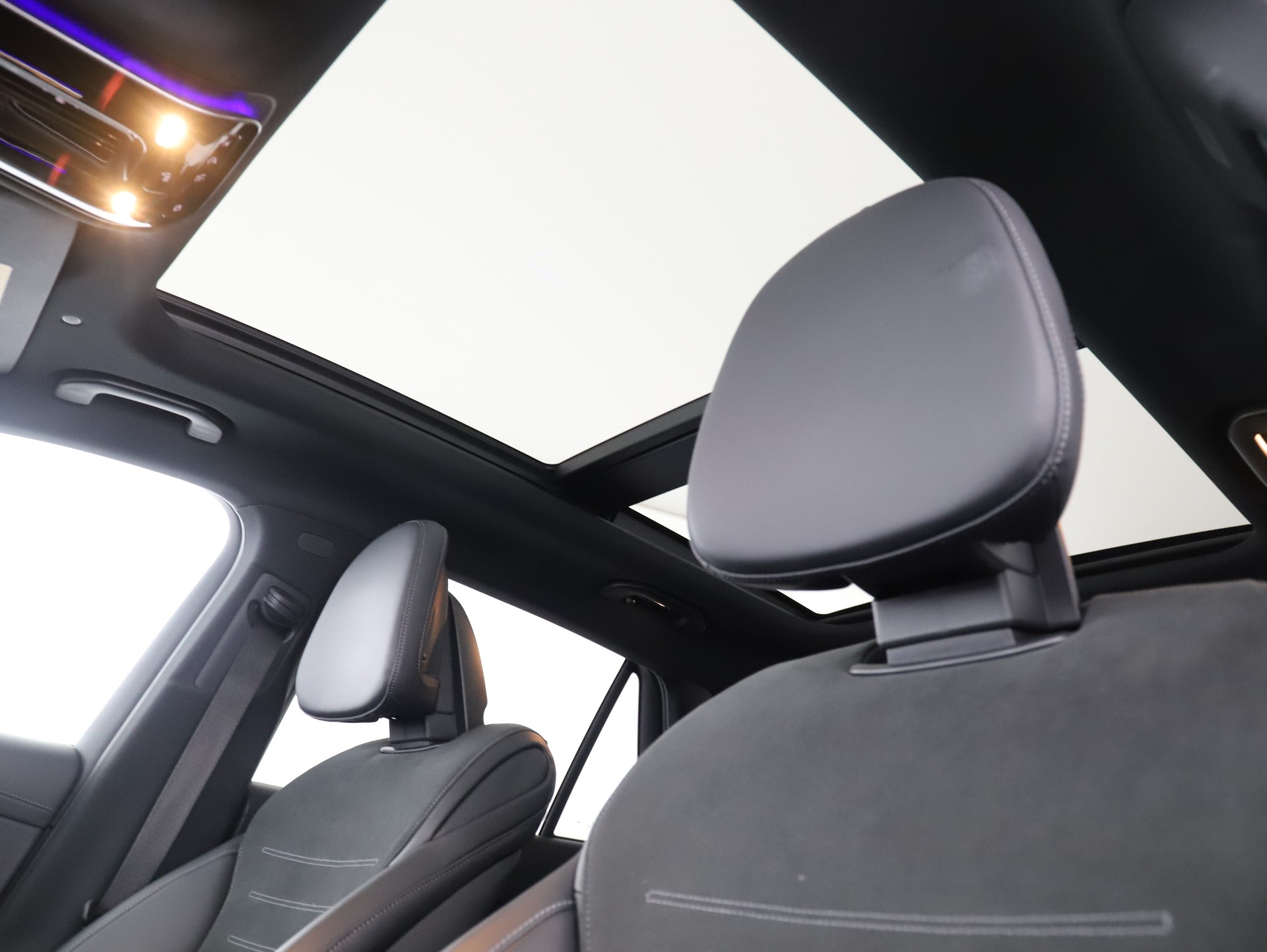 MERCEDES-BENZ GLC 300 e 4M 9G-Tronic-image-12
