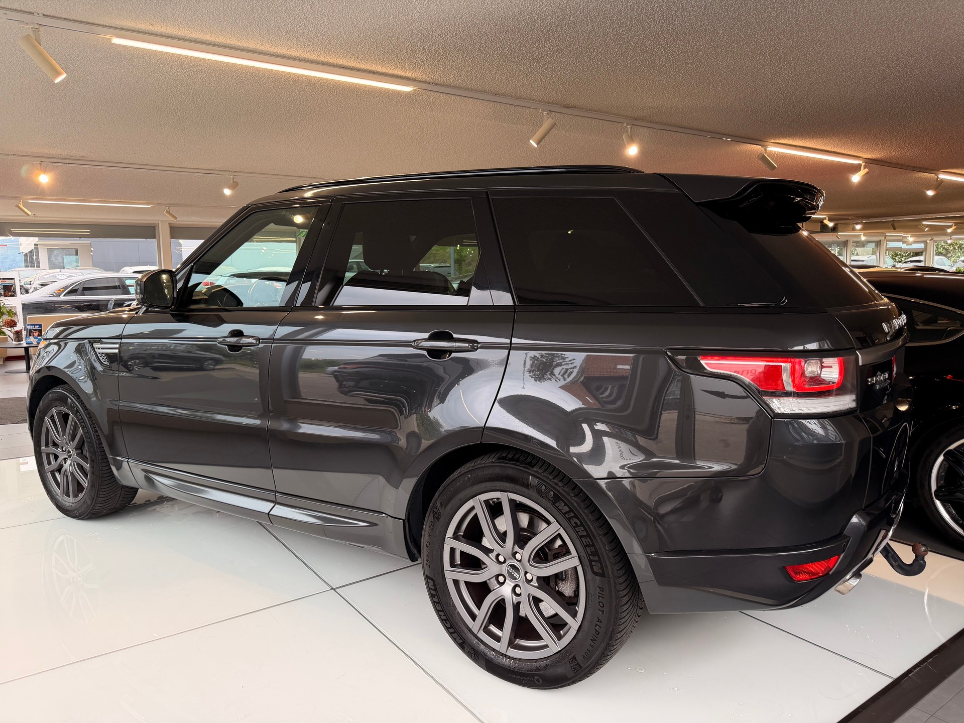 LAND ROVER Range Rover Sport 3.0 SDV6 SE Automatic 7-Sitzer-image-6