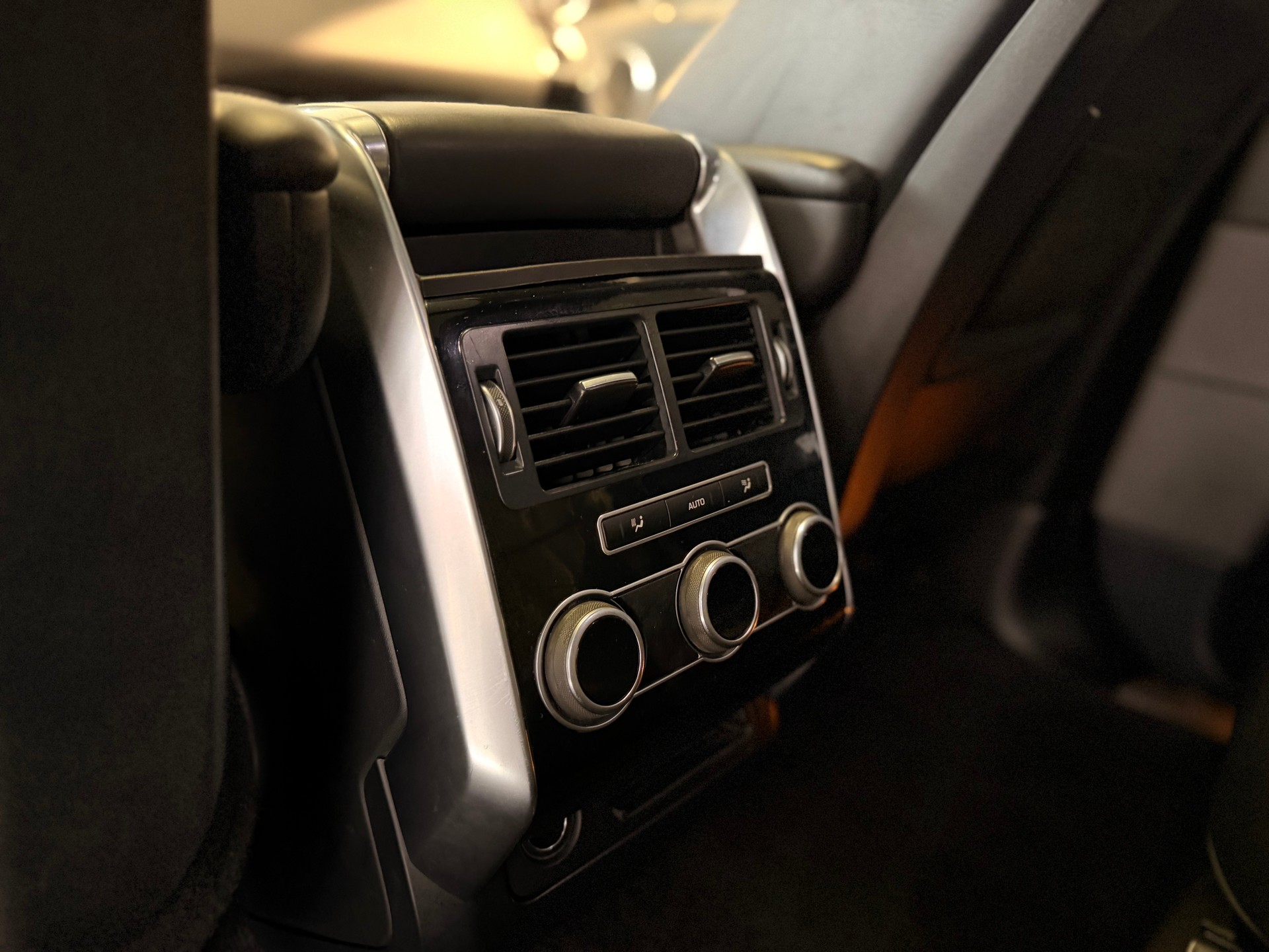 LAND ROVER Range Rover Sport 3.0 SDV6 SE Automatic 7-Sitzer-image-16