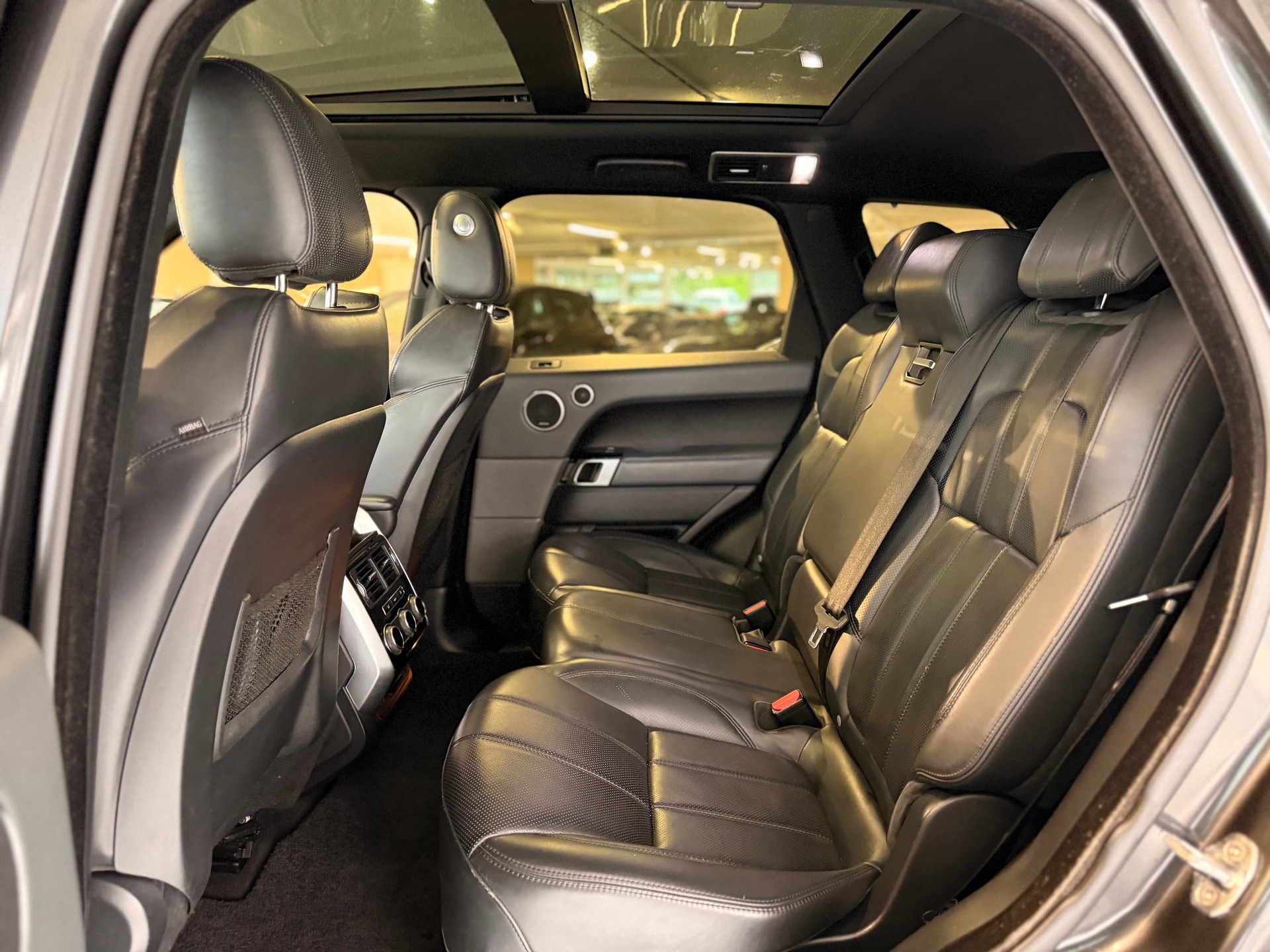 LAND ROVER Range Rover Sport 3.0 SDV6 SE Automatic 7-Sitzer-image-15