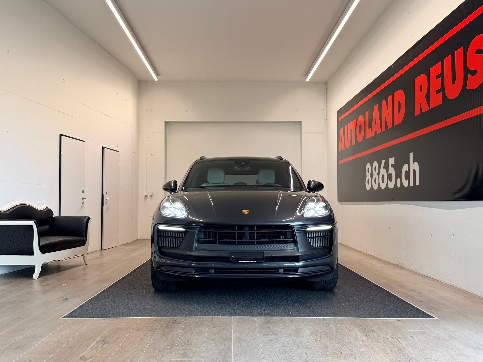 PORSCHE Macan GTS PDK-showroom-element-1