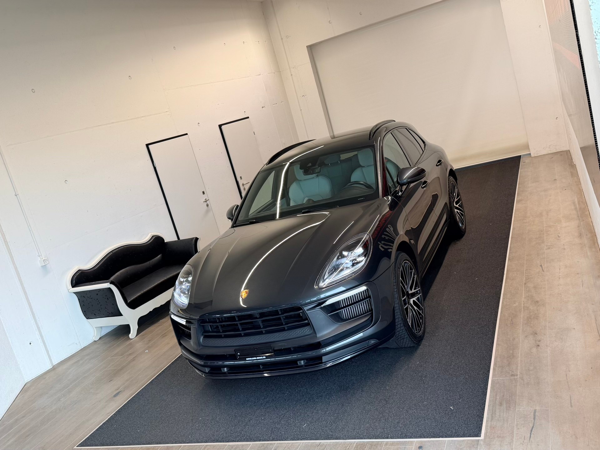 PORSCHE Macan GTS PDK-showroom-element-3