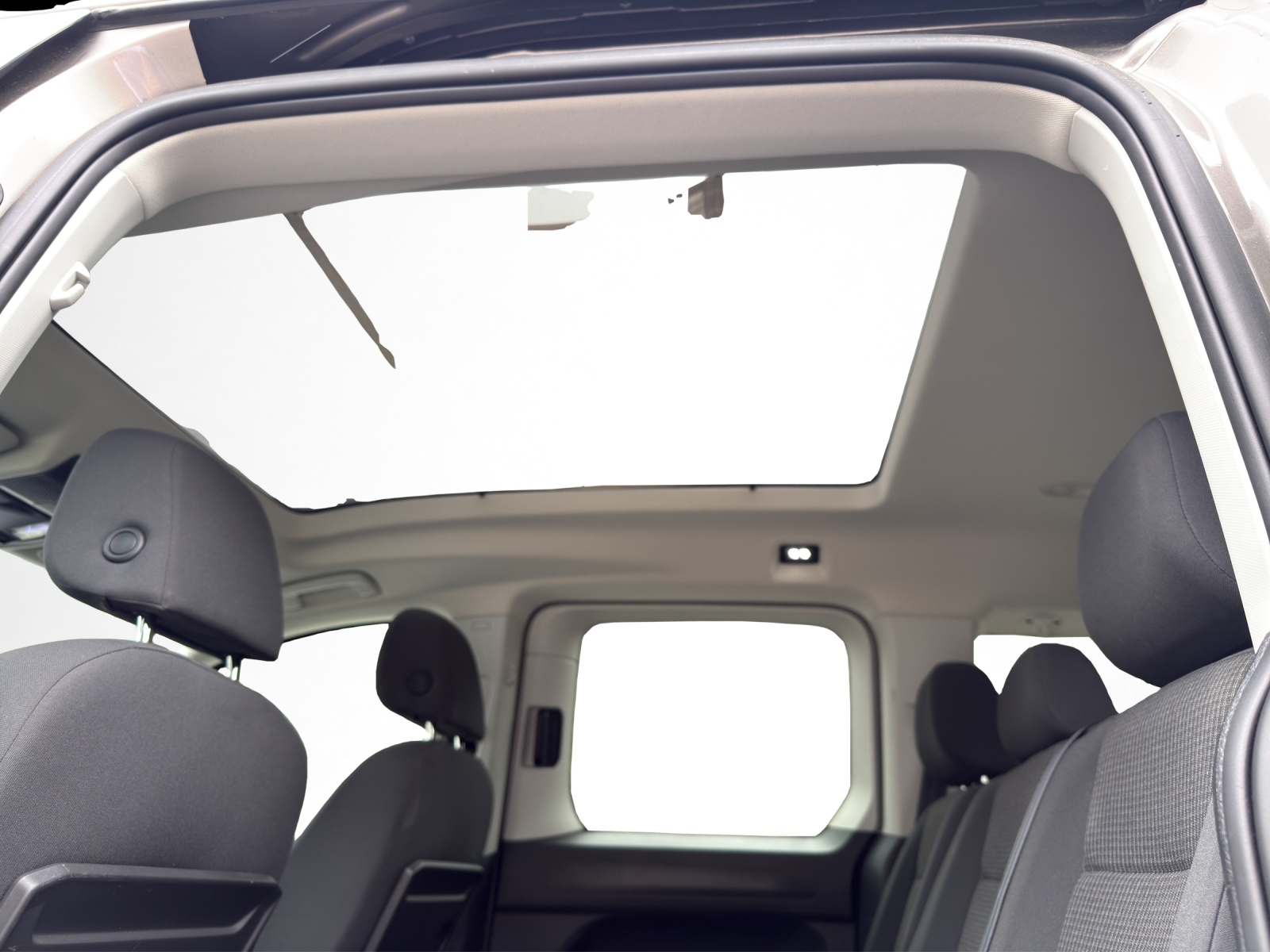 VW Caddy 2.0 TDI California DSG-image-13