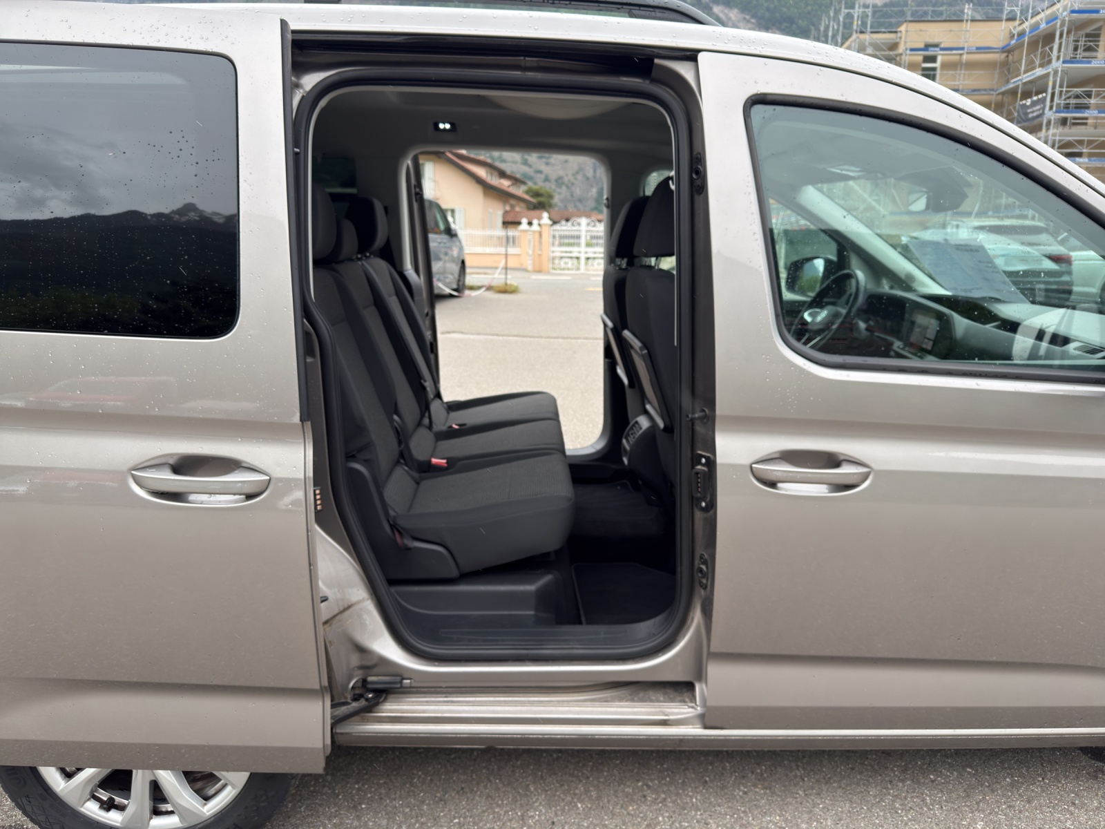 VW Caddy 2.0 TDI California DSG-image-11