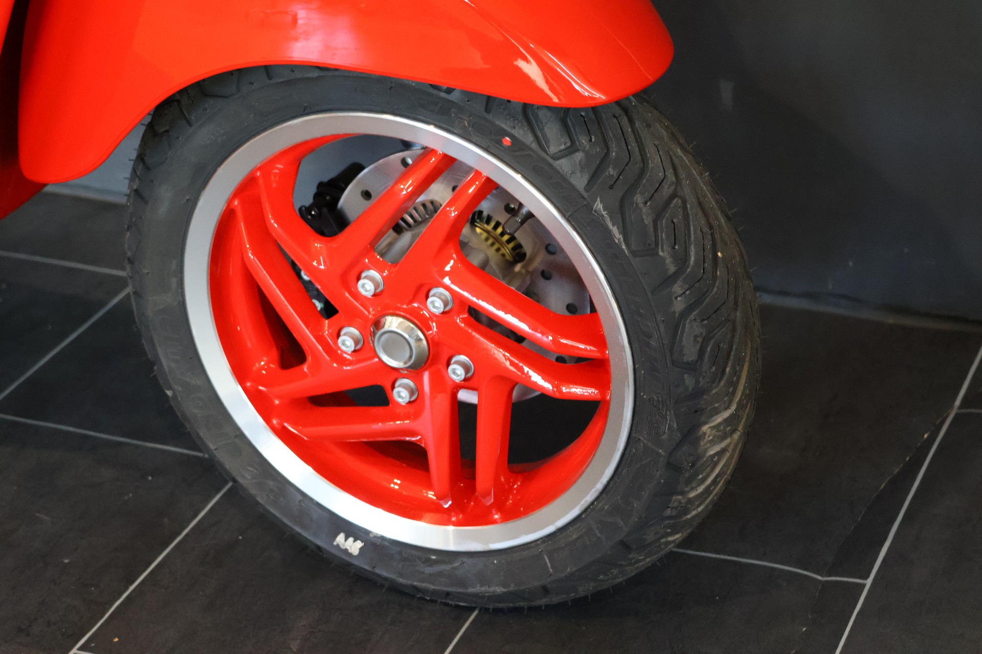 PIAGGIO Vespa Primavera 125 RED E5+ MY26 (4 Jahre Garantie)-image-6