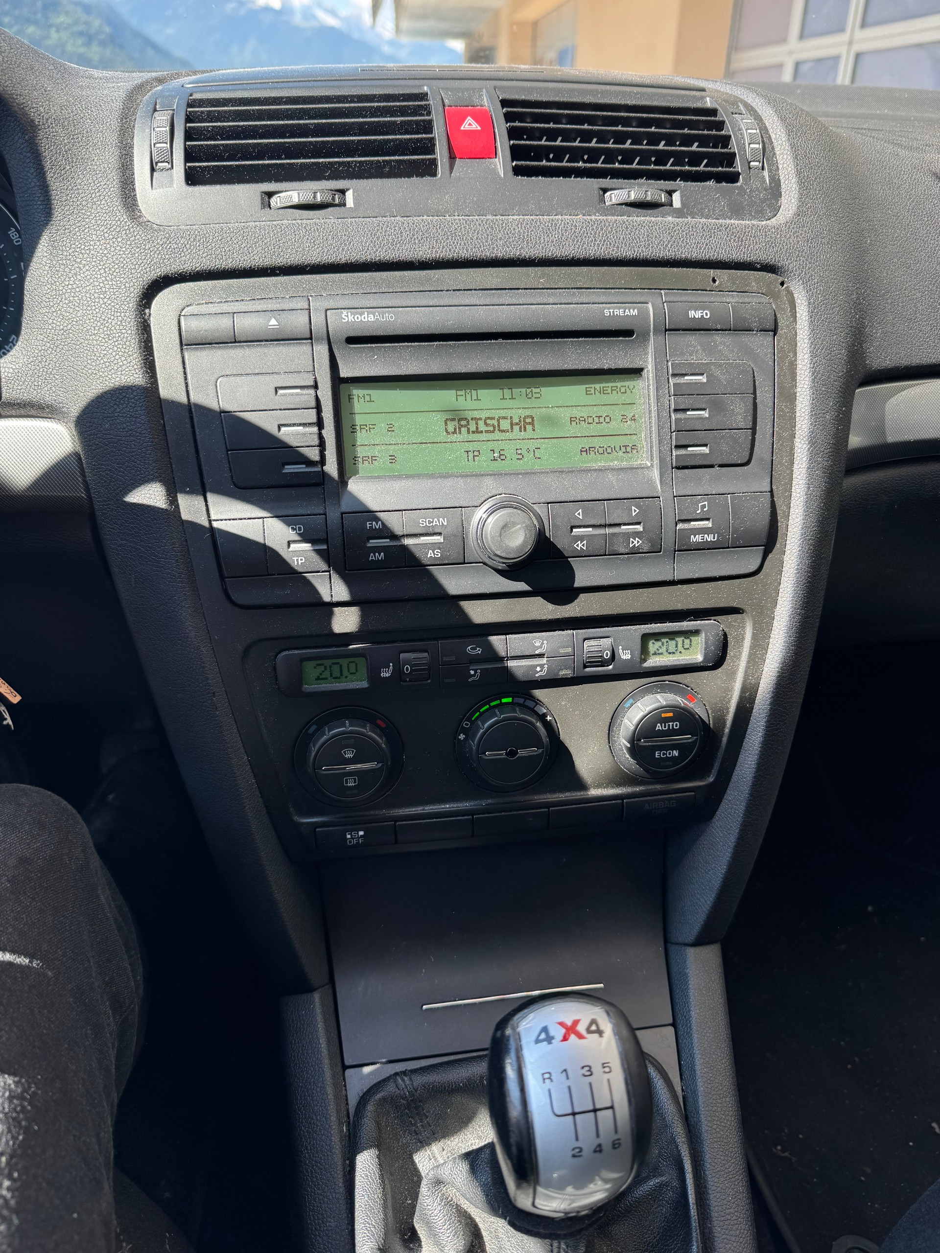 SKODA Octavia 1.9 TDI Swiss Adventure 4x4-image-8