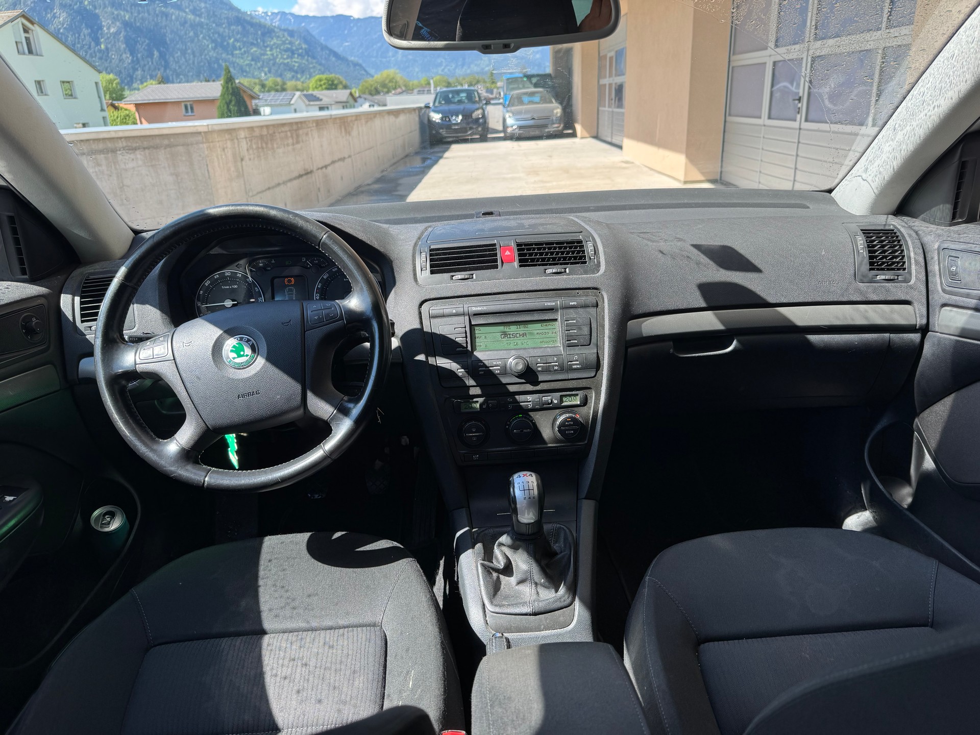 SKODA Octavia 1.9 TDI Swiss Adventure 4x4-image-6