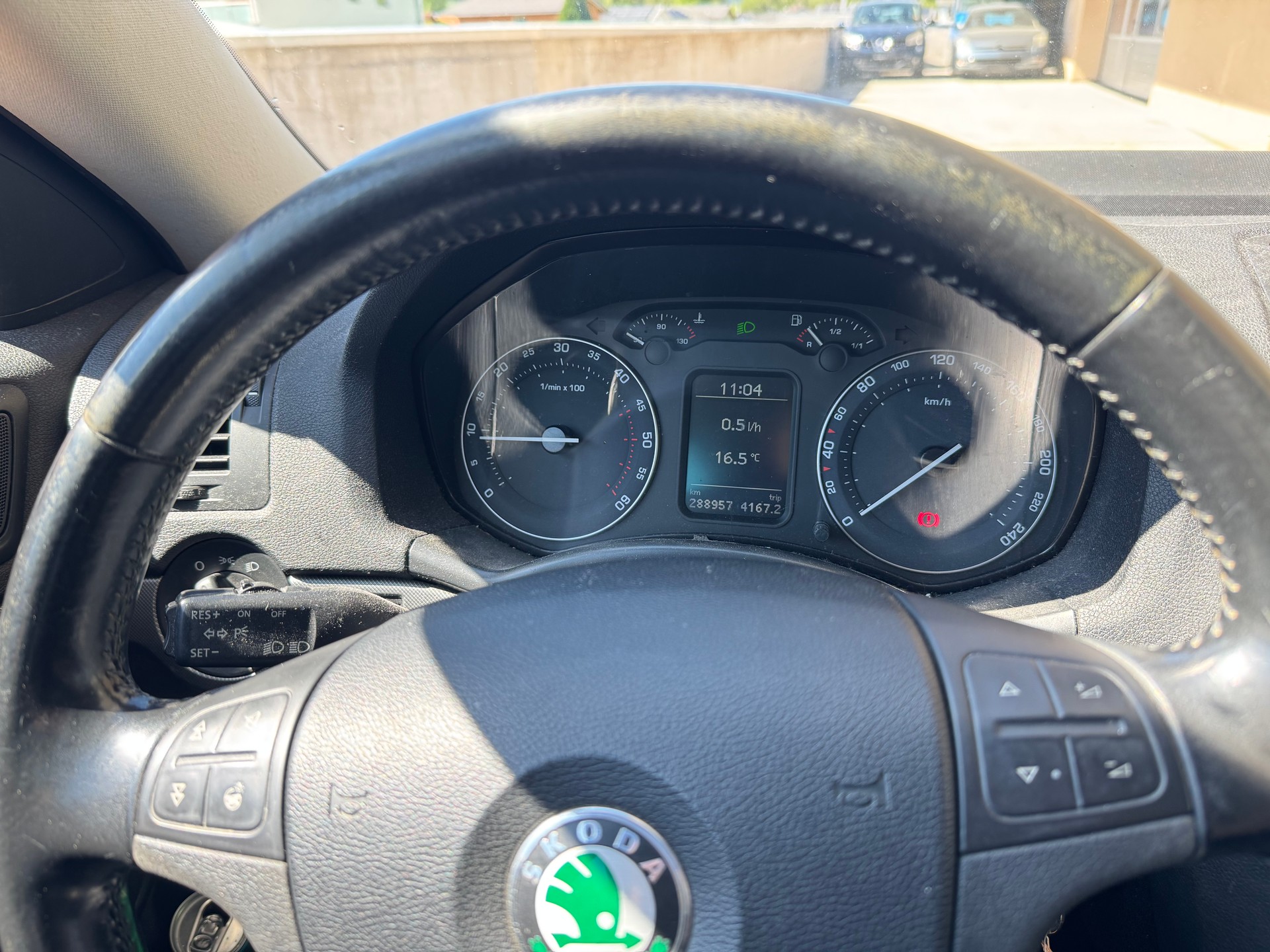 SKODA Octavia 1.9 TDI Swiss Adventure 4x4-image-9