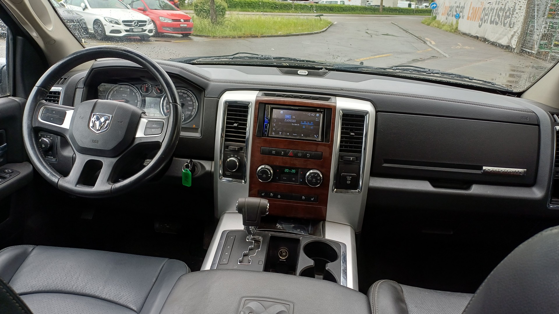 DODGE 5.7 V8 400Ps Laramie Hemmi-image-11