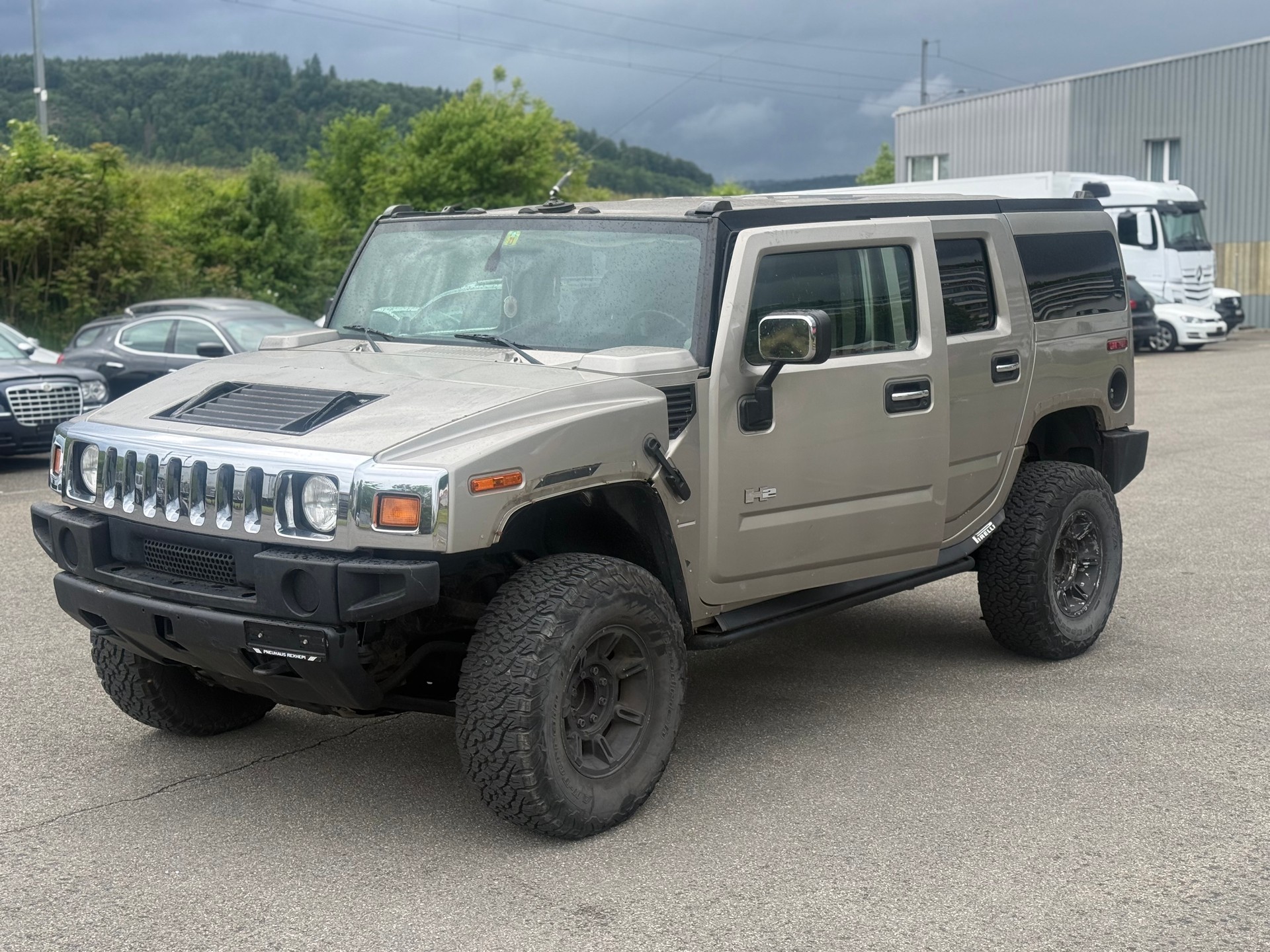 HUMMER H2-image-2