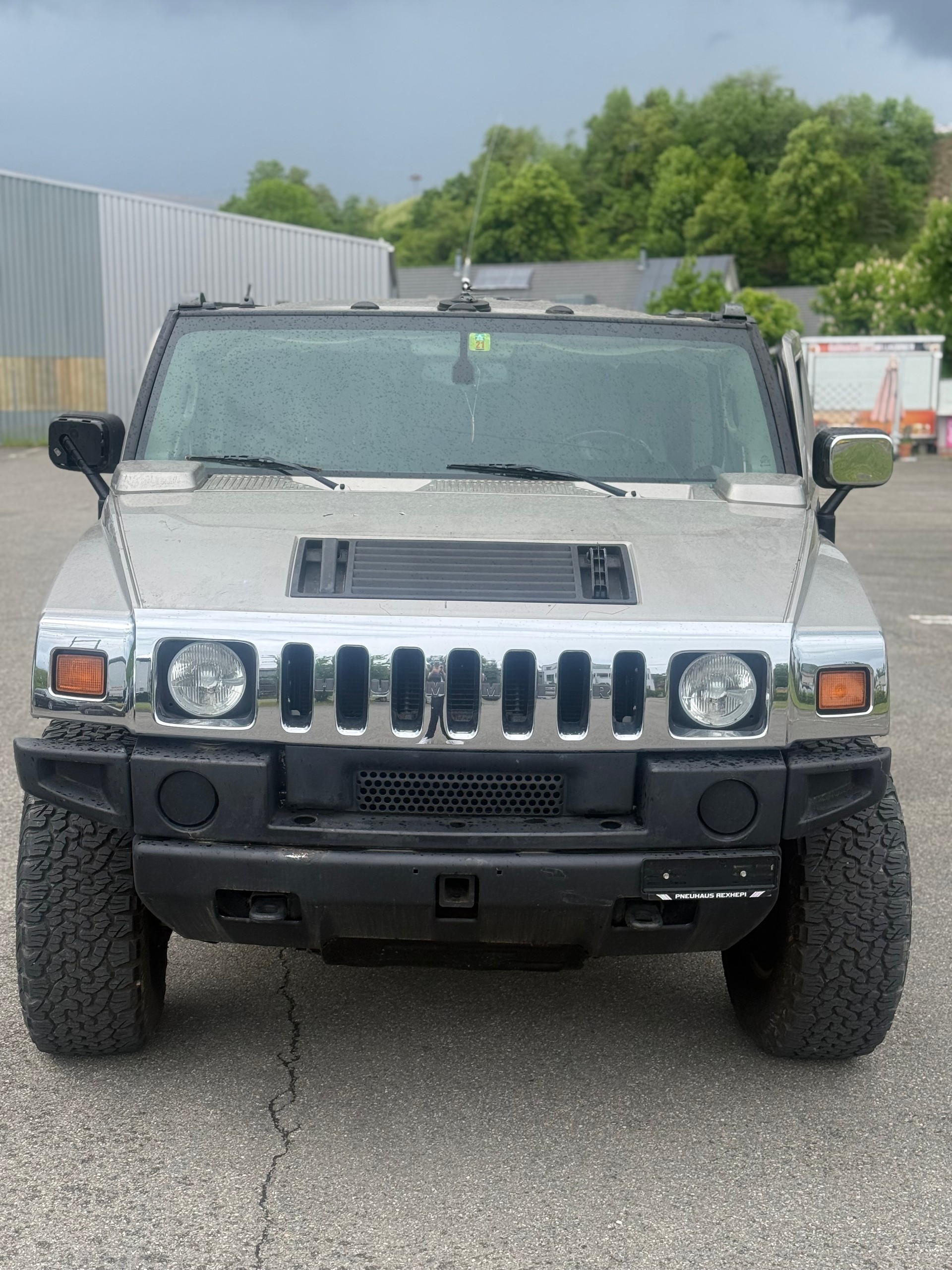 HUMMER H2-image-1