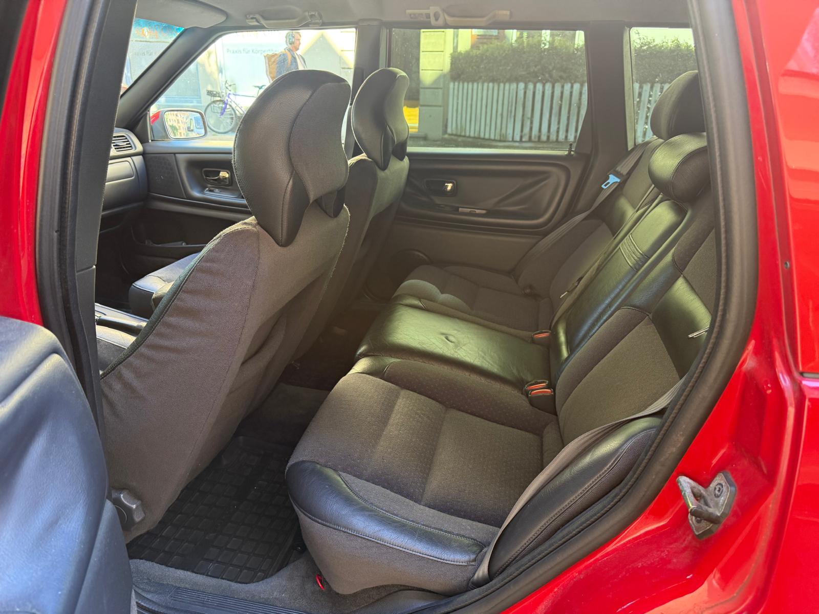 VOLVO V70 2.5 LPT AWD-image-6