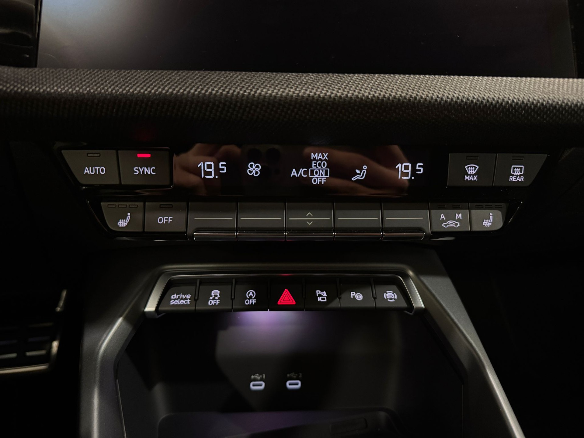 AUDI S3 Sportback TFSI quattro S-tronic-image-15