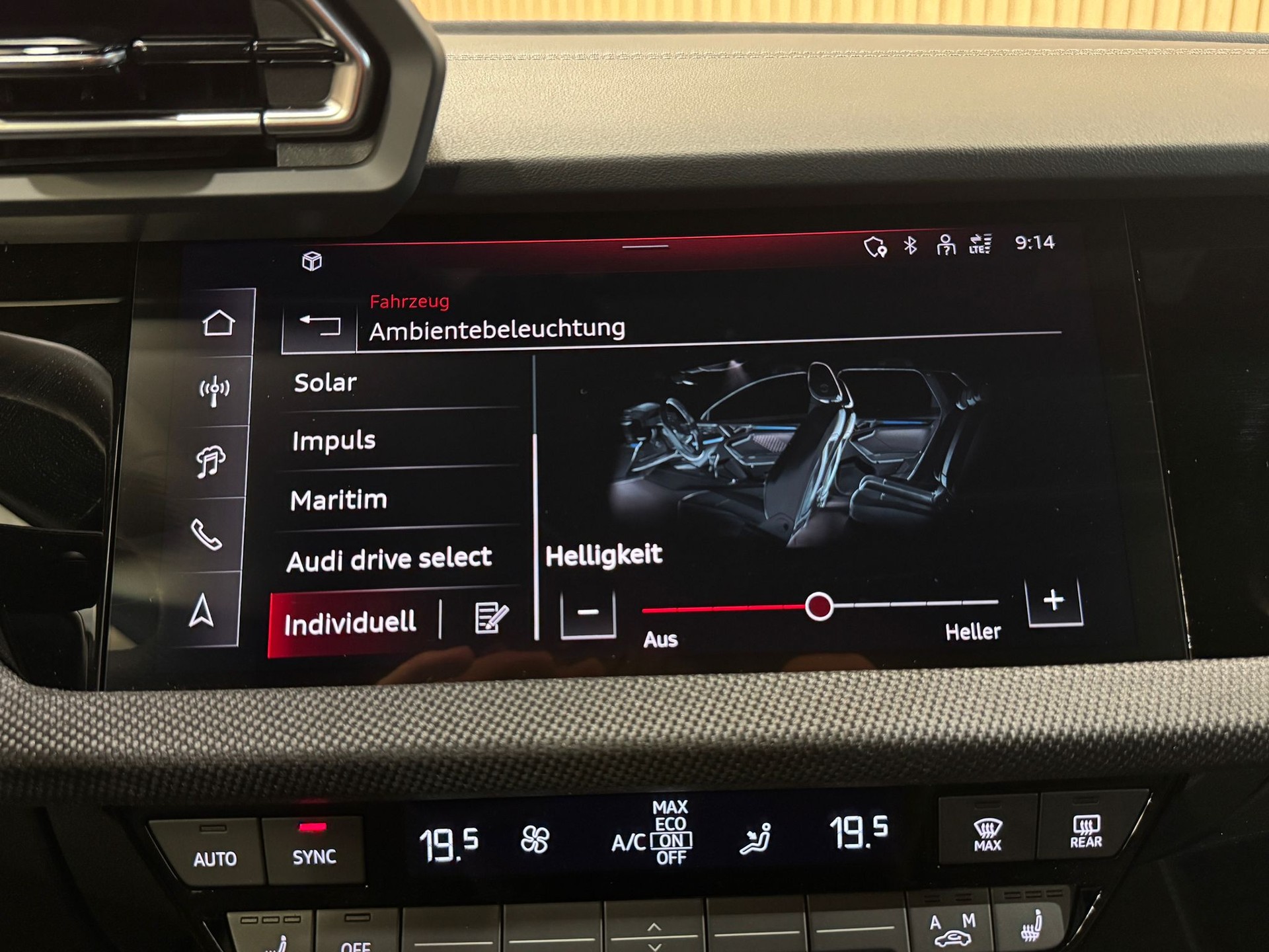 AUDI S3 Sportback TFSI quattro S-tronic-image-17