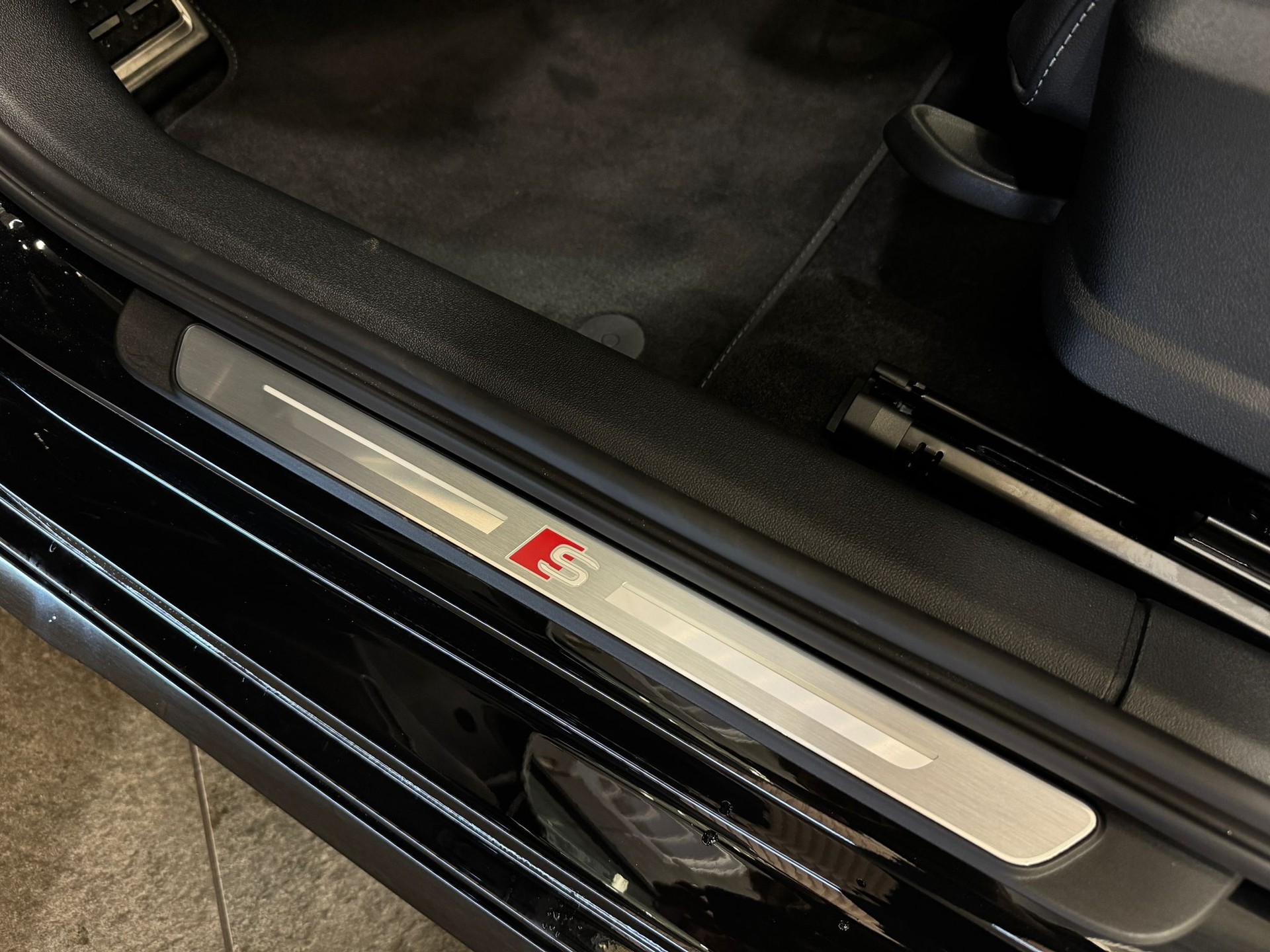 AUDI S3 Sportback TFSI quattro S-tronic-image-10