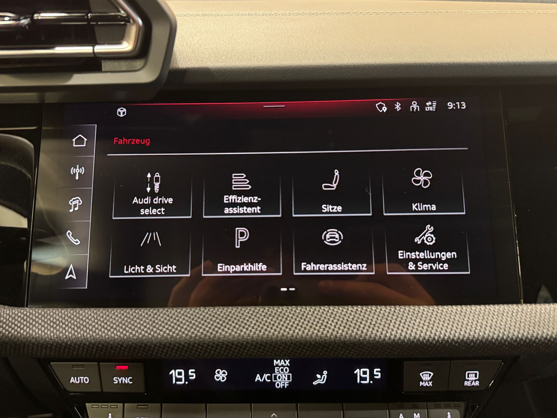 AUDI S3 Sportback TFSI quattro S-tronic-image-14
