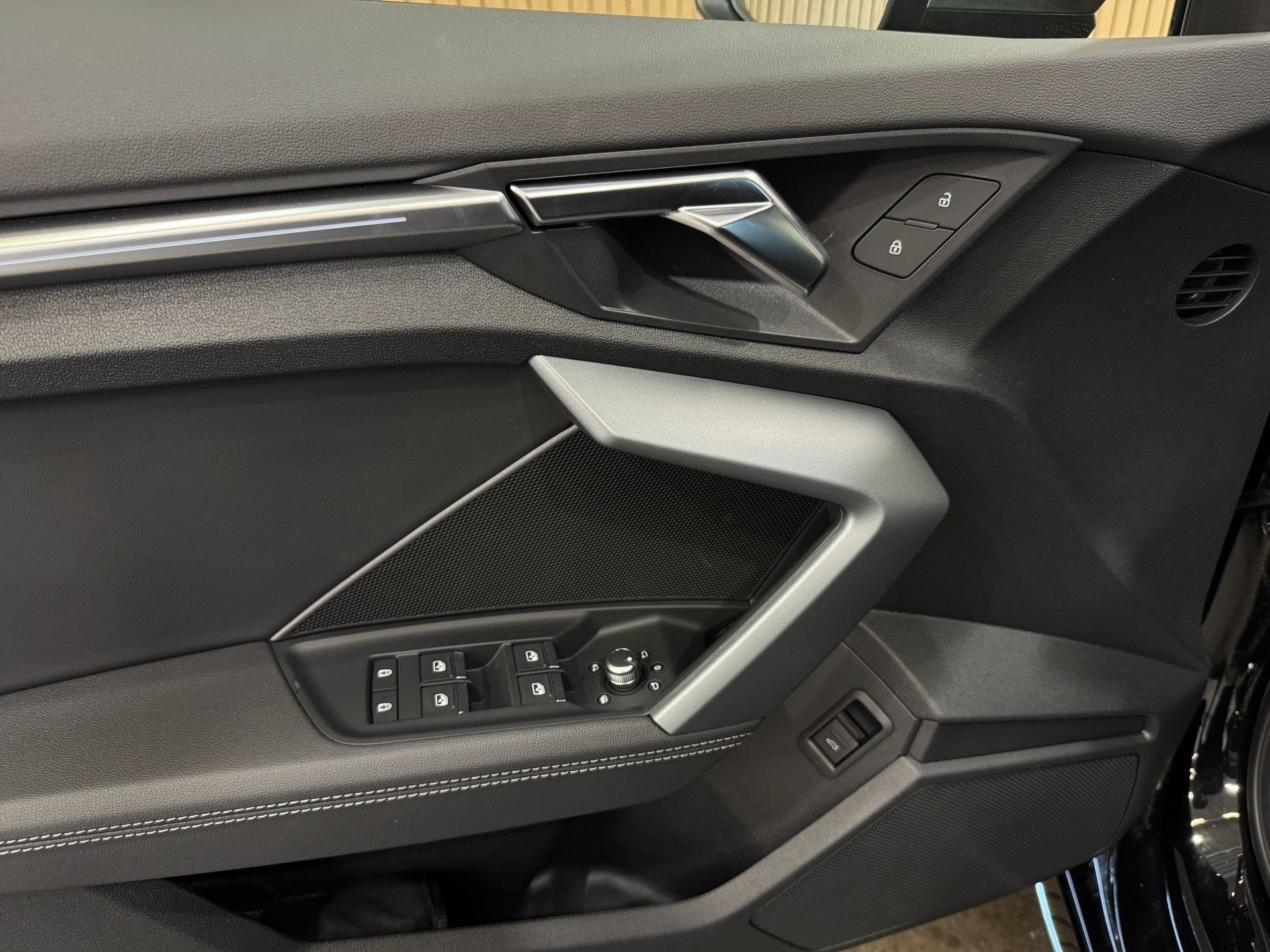 AUDI S3 Sportback TFSI quattro S-tronic-image-9