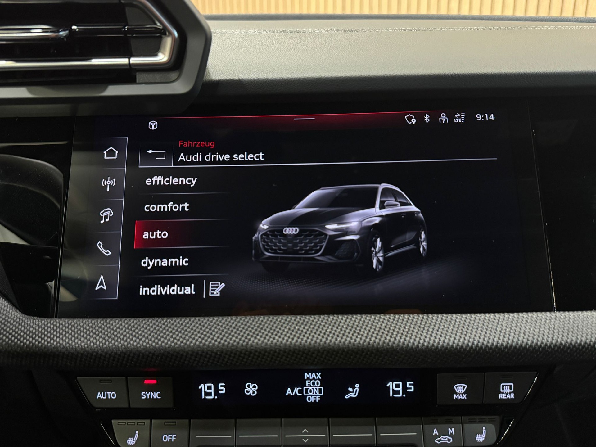 AUDI S3 Sportback TFSI quattro S-tronic-image-18