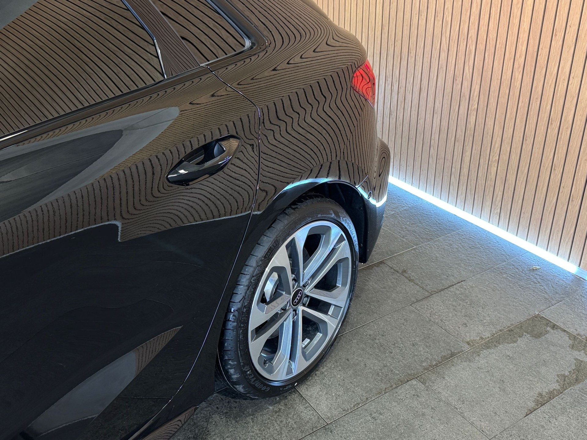 AUDI S3 Sportback TFSI quattro S-tronic-image-6