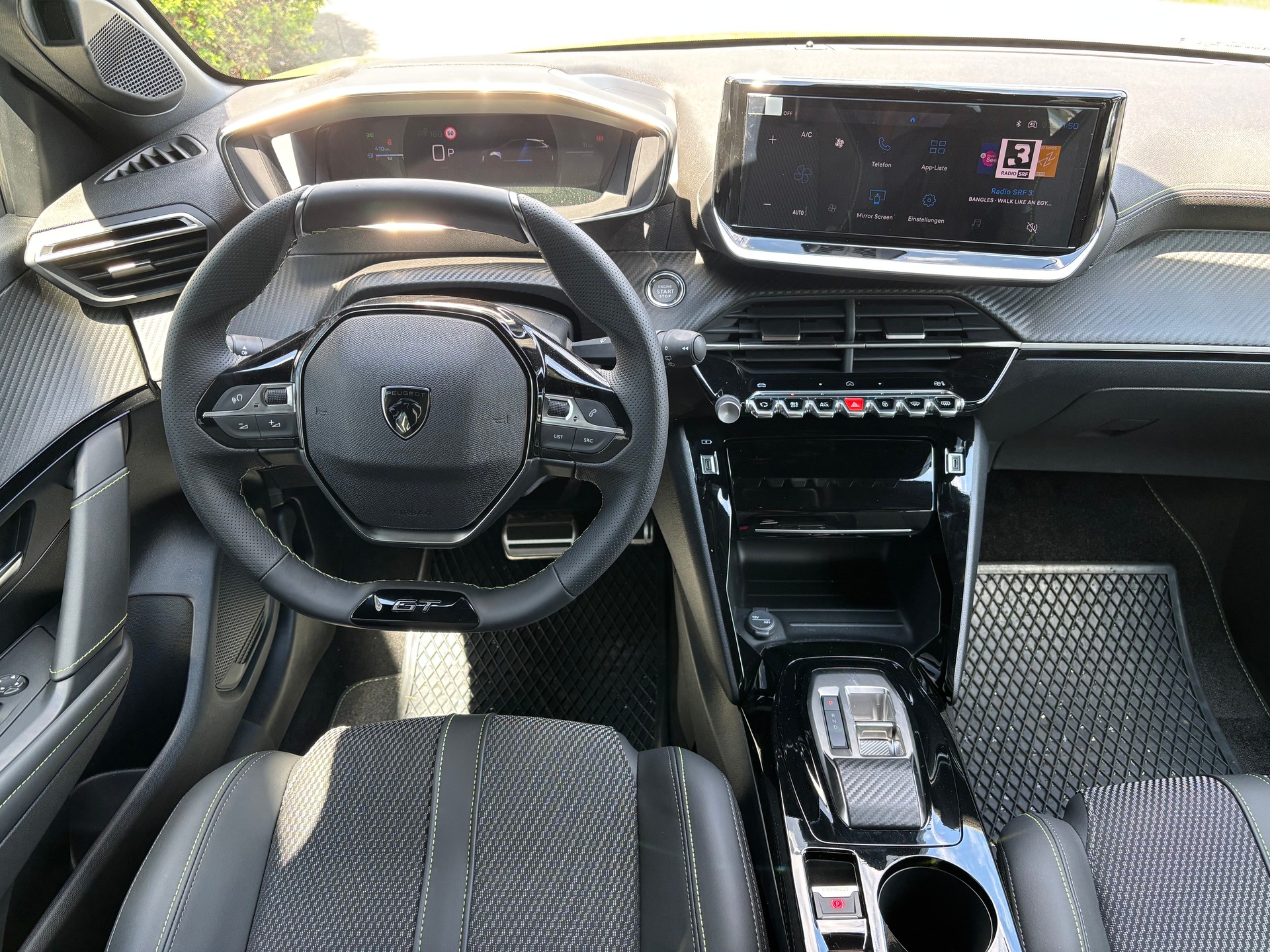 PEUGEOT 208 1.2 MHEV 145 GT-image-9