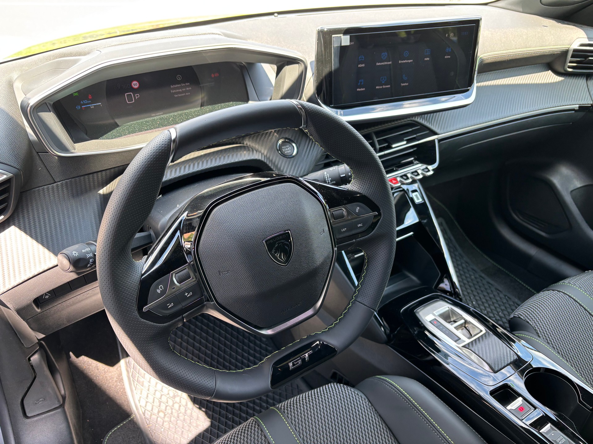 PEUGEOT 208 1.2 MHEV 145 GT-image-10