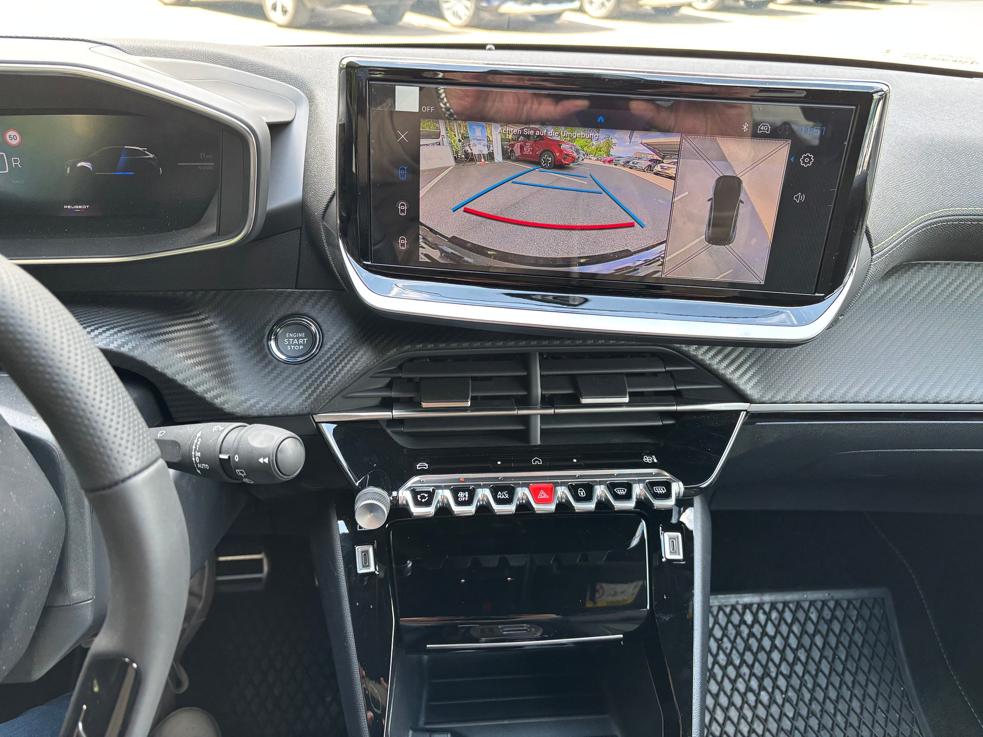 PEUGEOT 208 1.2 MHEV 145 GT-image-11