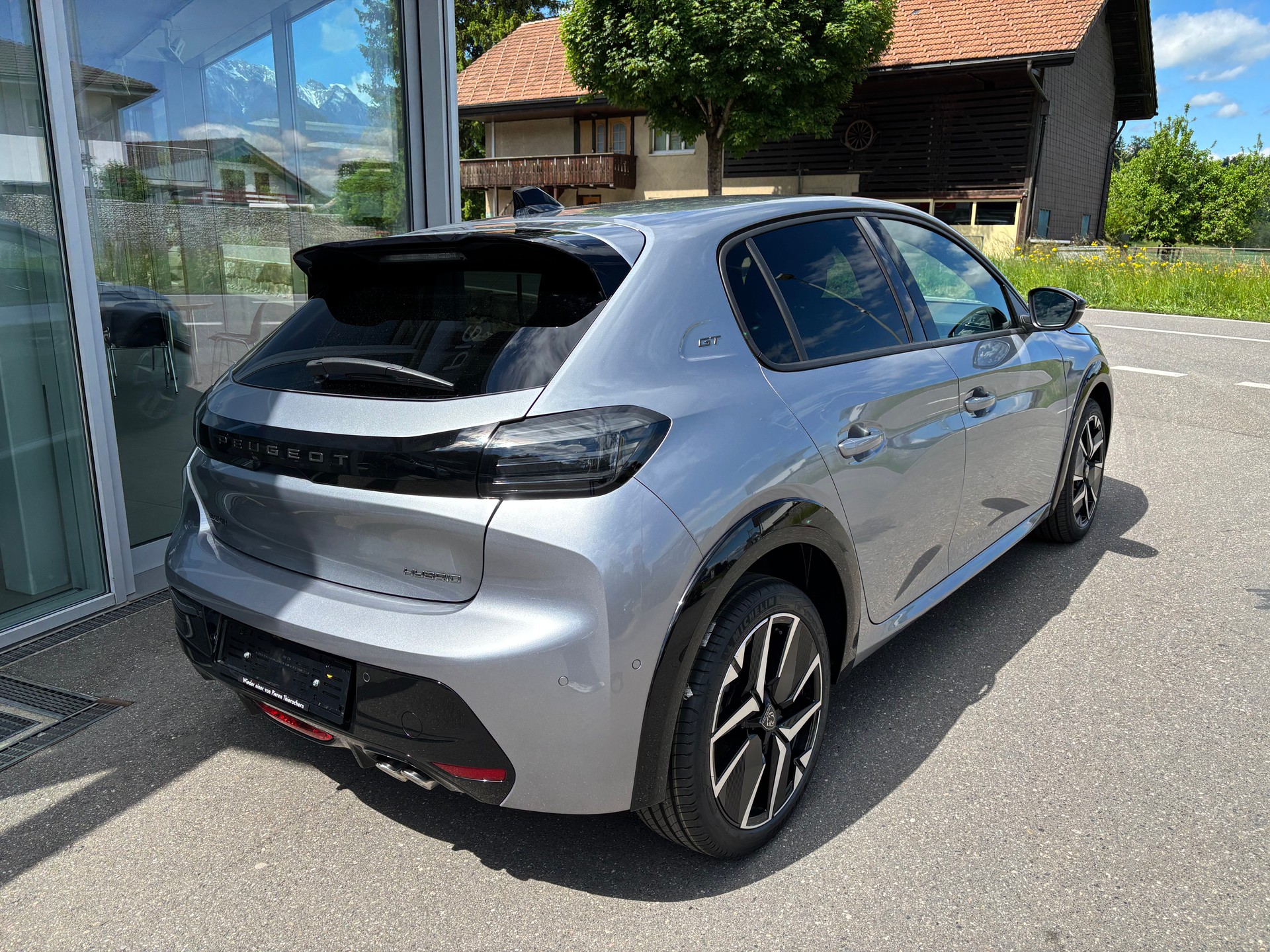 PEUGEOT 208 1.2 MHEV 145 GT-image-3