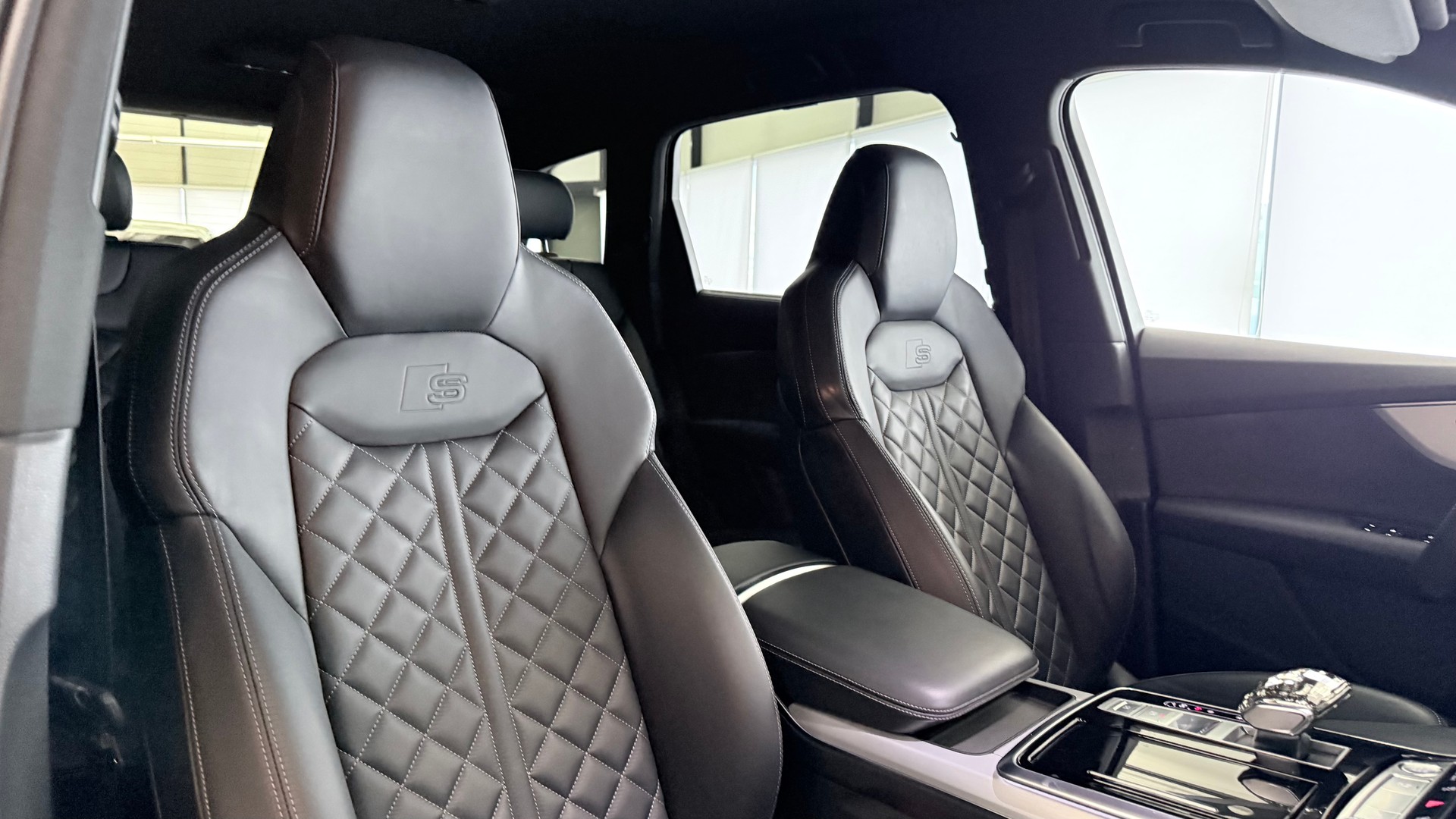 AUDI Q7 3.0 50 TDI S Line quattro T-Tronic-showroom-element-1