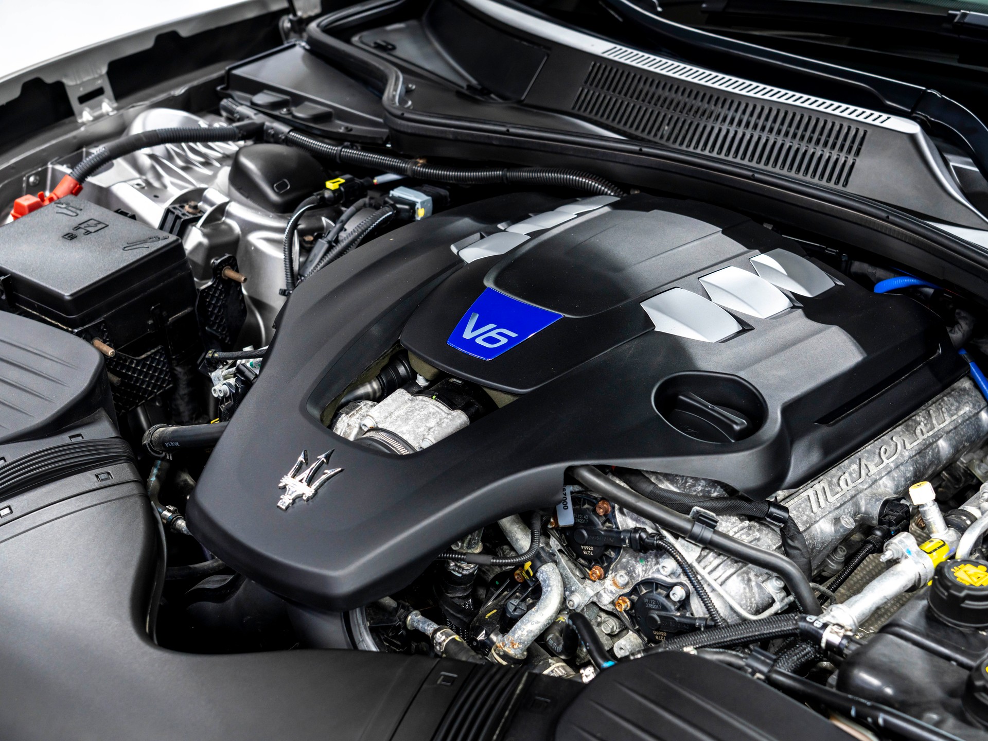 MASERATI Ghibli S Q4 3.0 V6 GranLusso Automatica-image-27