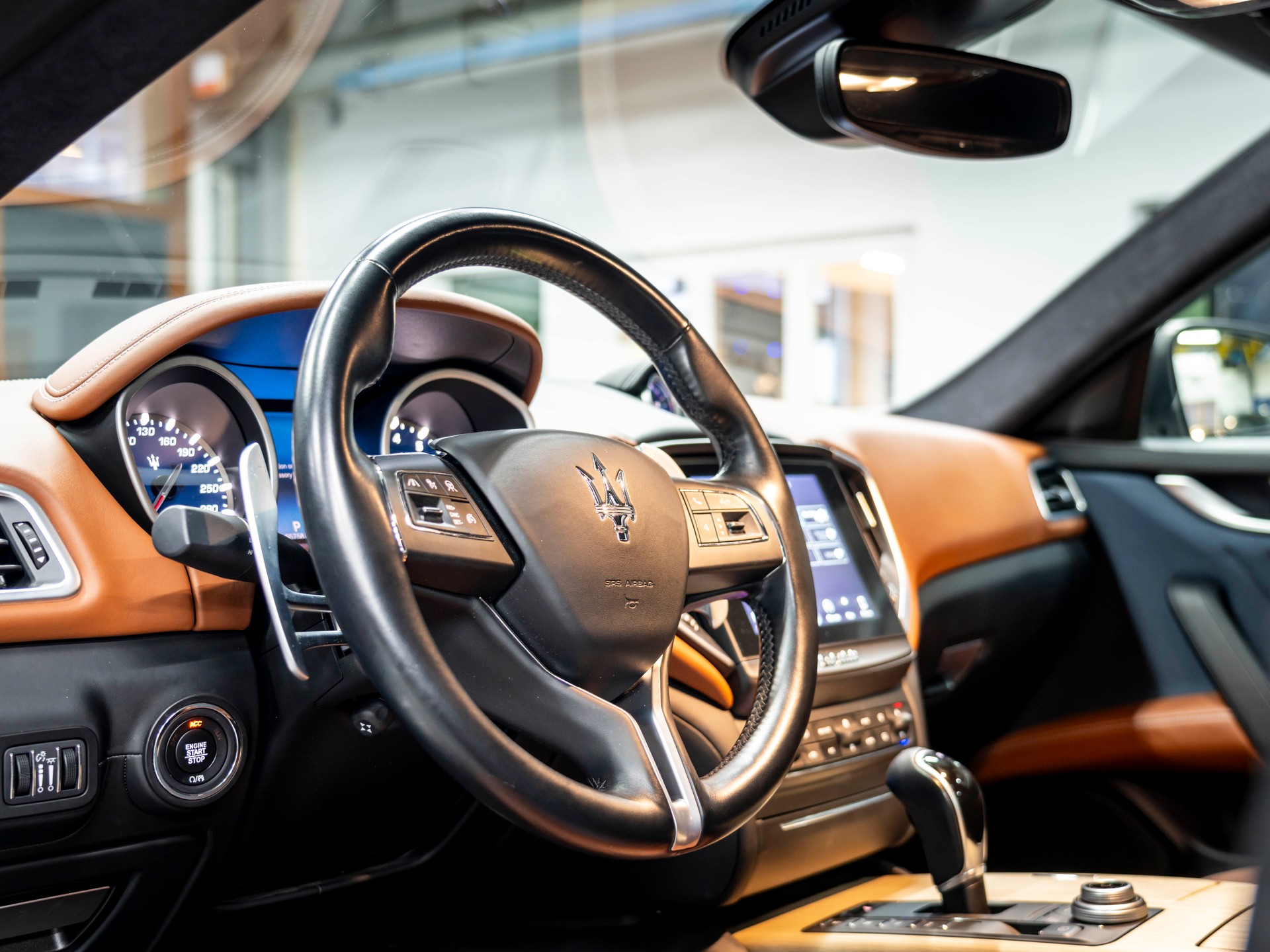 MASERATI Ghibli S Q4 3.0 V6 GranLusso Automatica-image-15