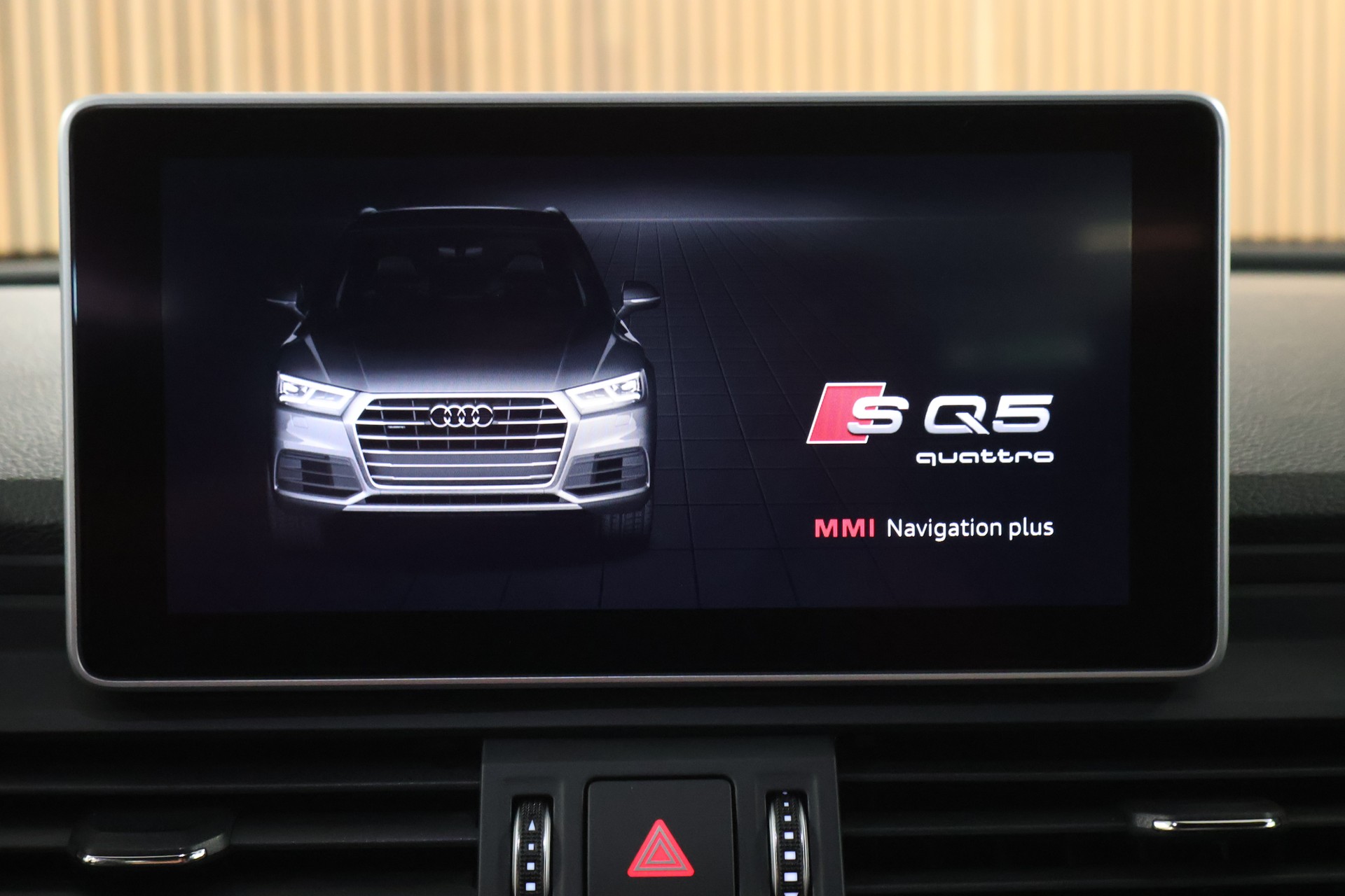 AUDI SQ5 TDI quattro tiptronic-image-19