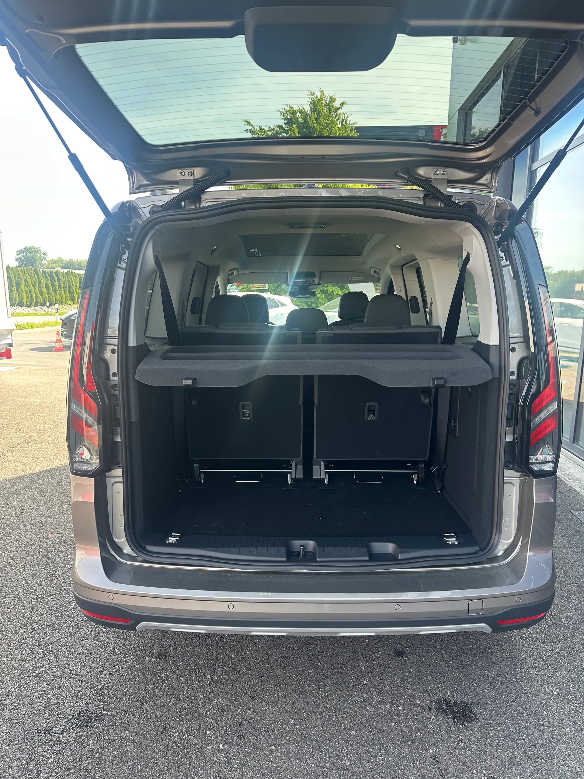 FORD TOURNEO CONNECT Grand 1.5 EcoB Active/PHEV/Aut.-image-5