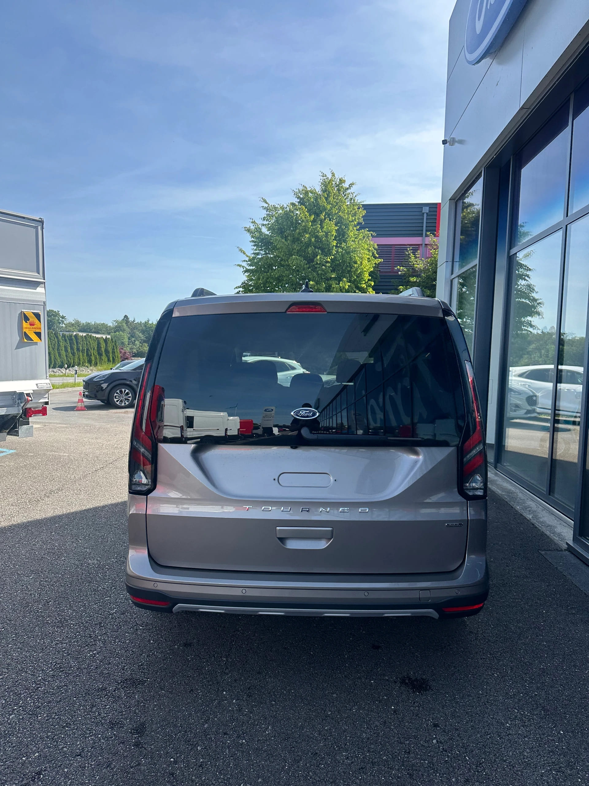 FORD TOURNEO CONNECT Grand 1.5 EcoB Active/PHEV/Aut.-image-4